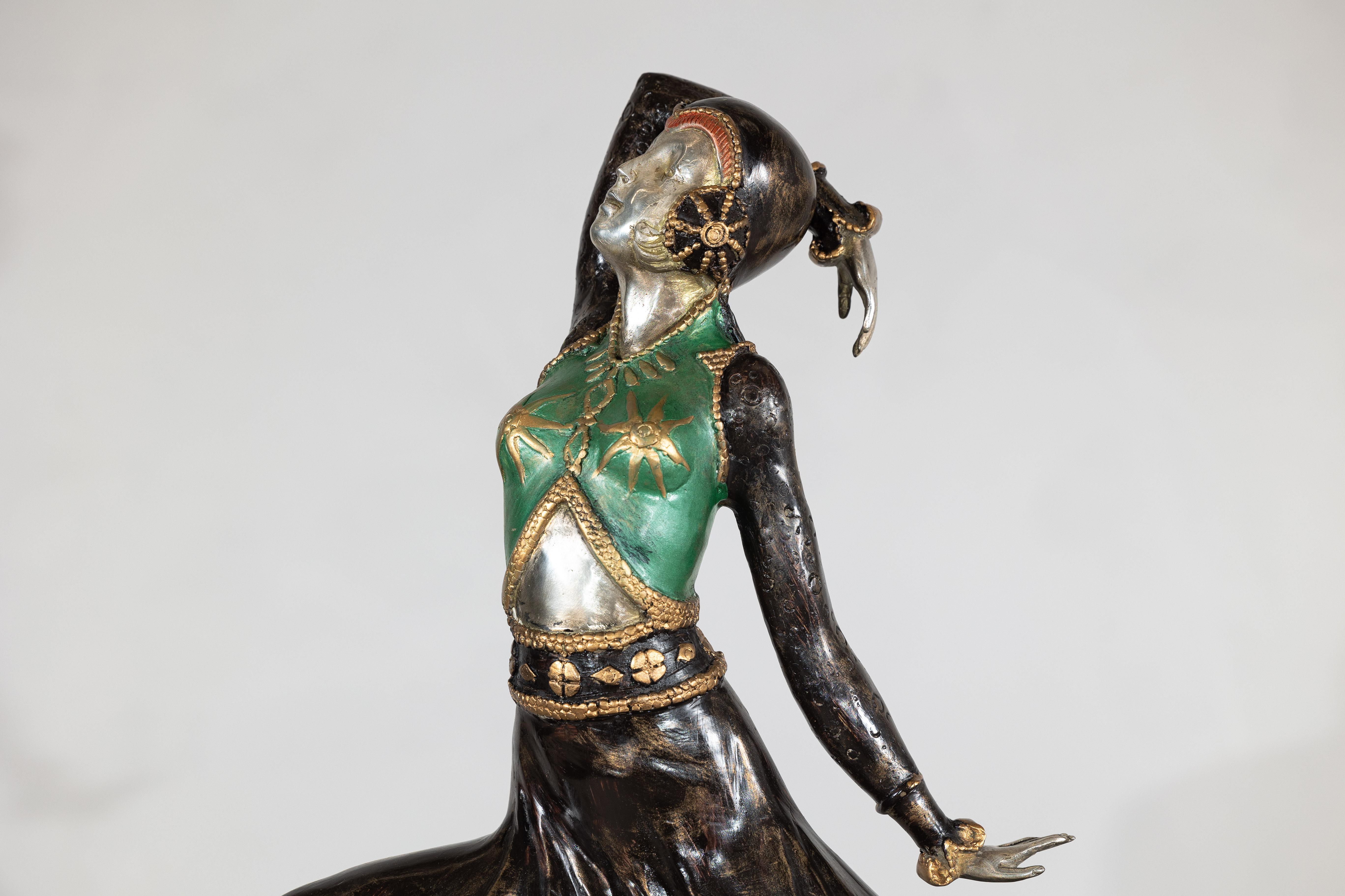 Sculpture de danseuse peinte à froid de style Art déco d'après Demetre Chiparus Bon état - En vente à Yonkers, NY