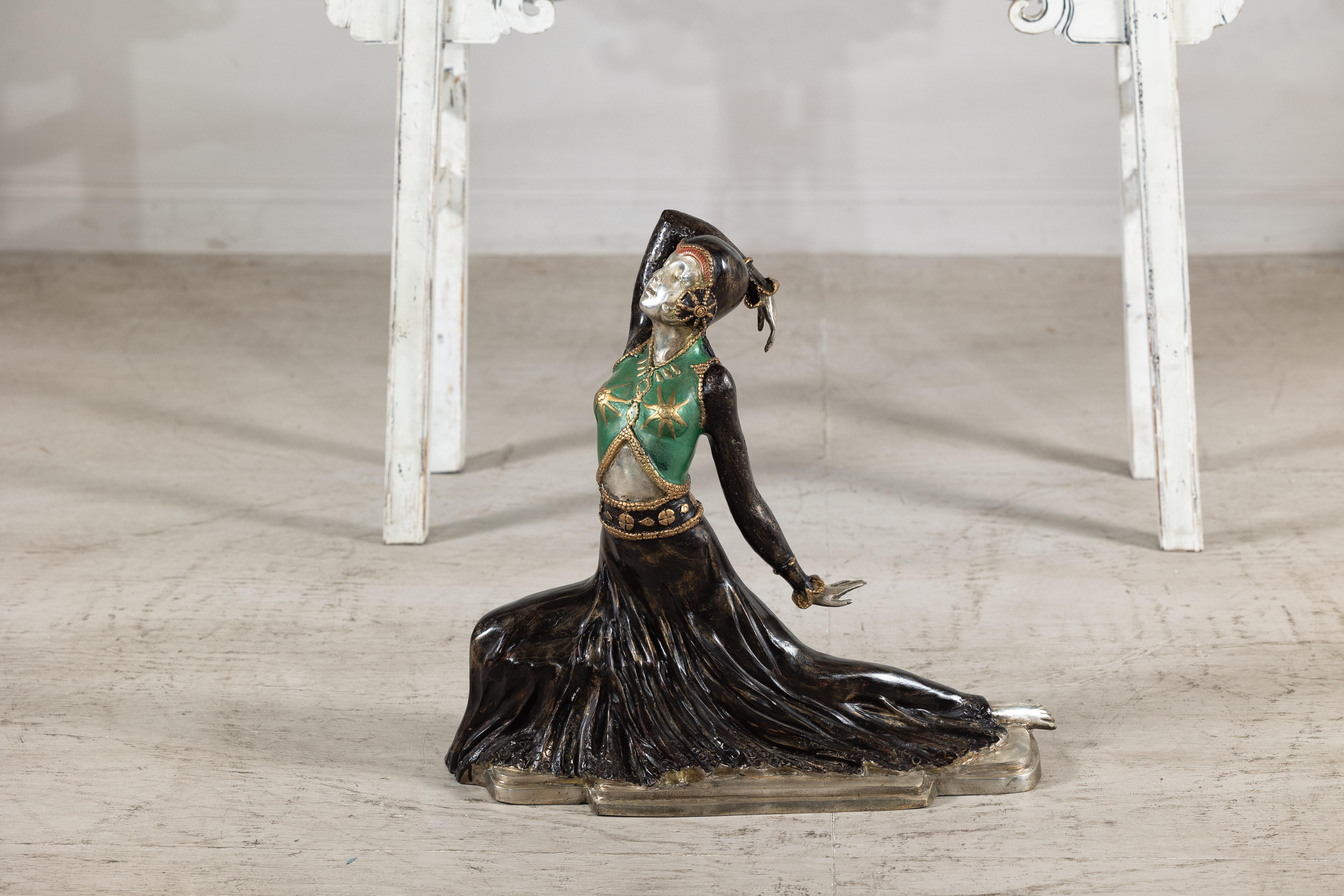 Sculpture de danseuse peinte à froid de style Art déco d'après Demetre Chiparus en vente 1