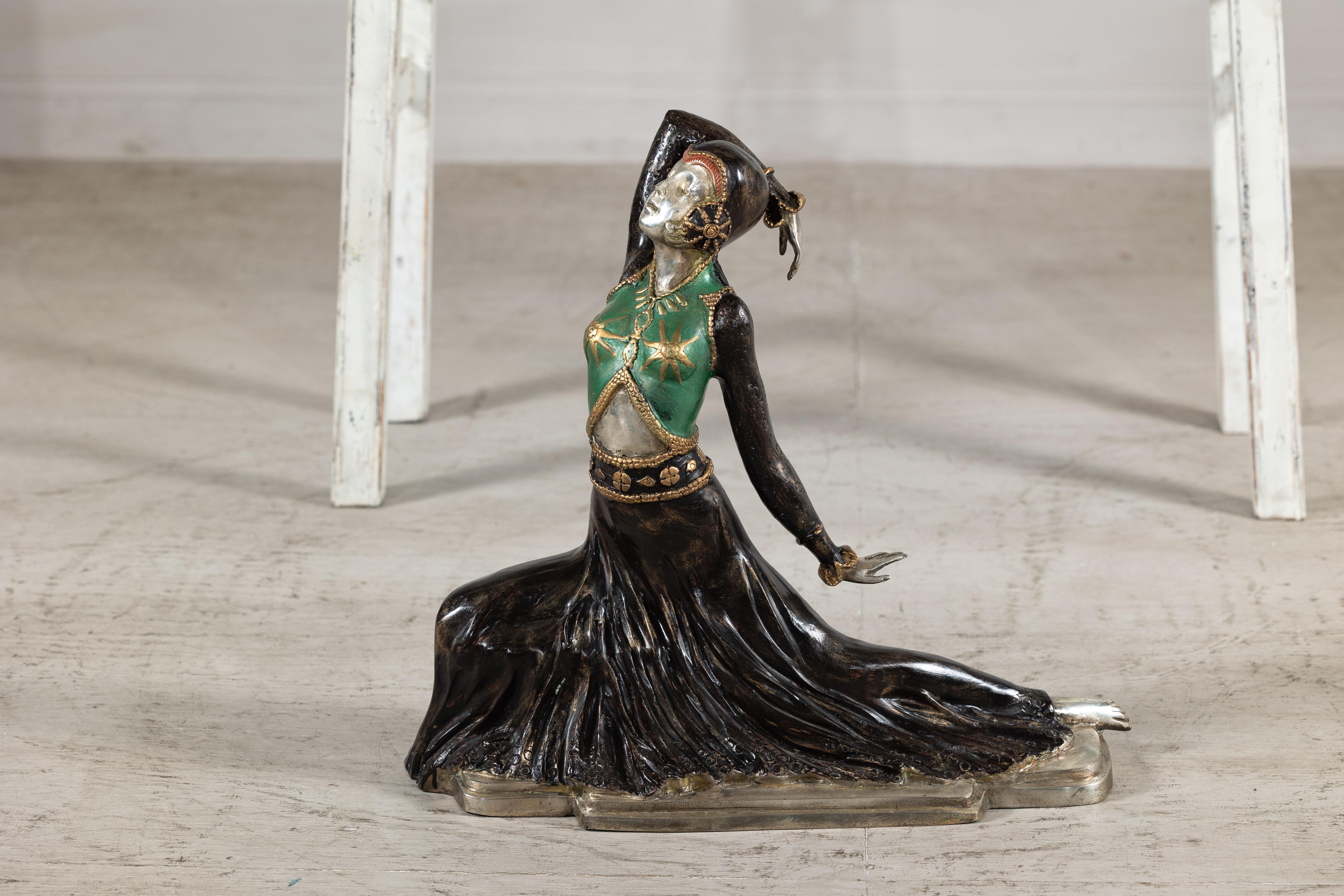 Sculpture de danseuse peinte à froid de style Art déco d'après Demetre Chiparus en vente 2