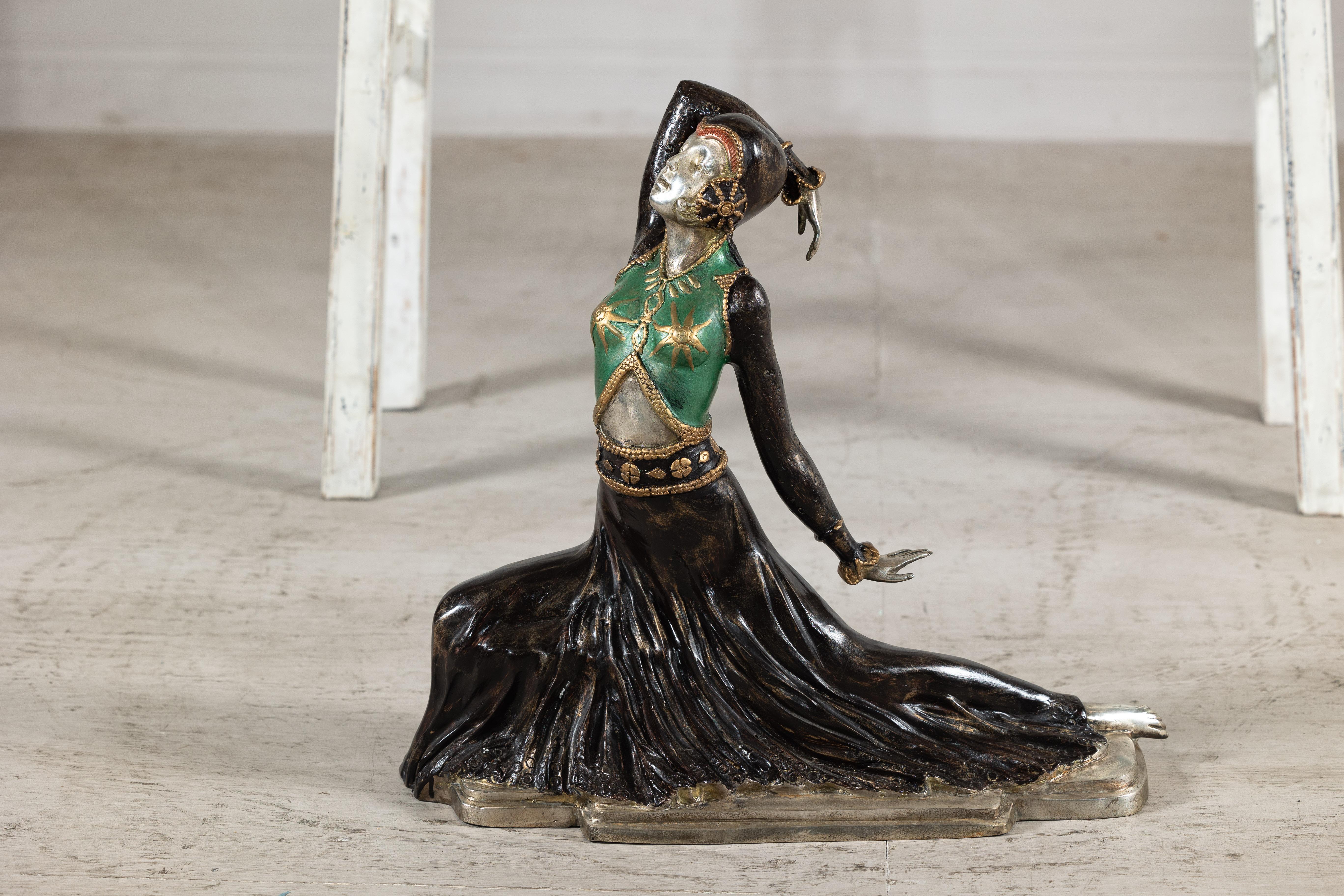 Sculpture de danseuse peinte à froid de style Art déco d'après Demetre Chiparus en vente 3