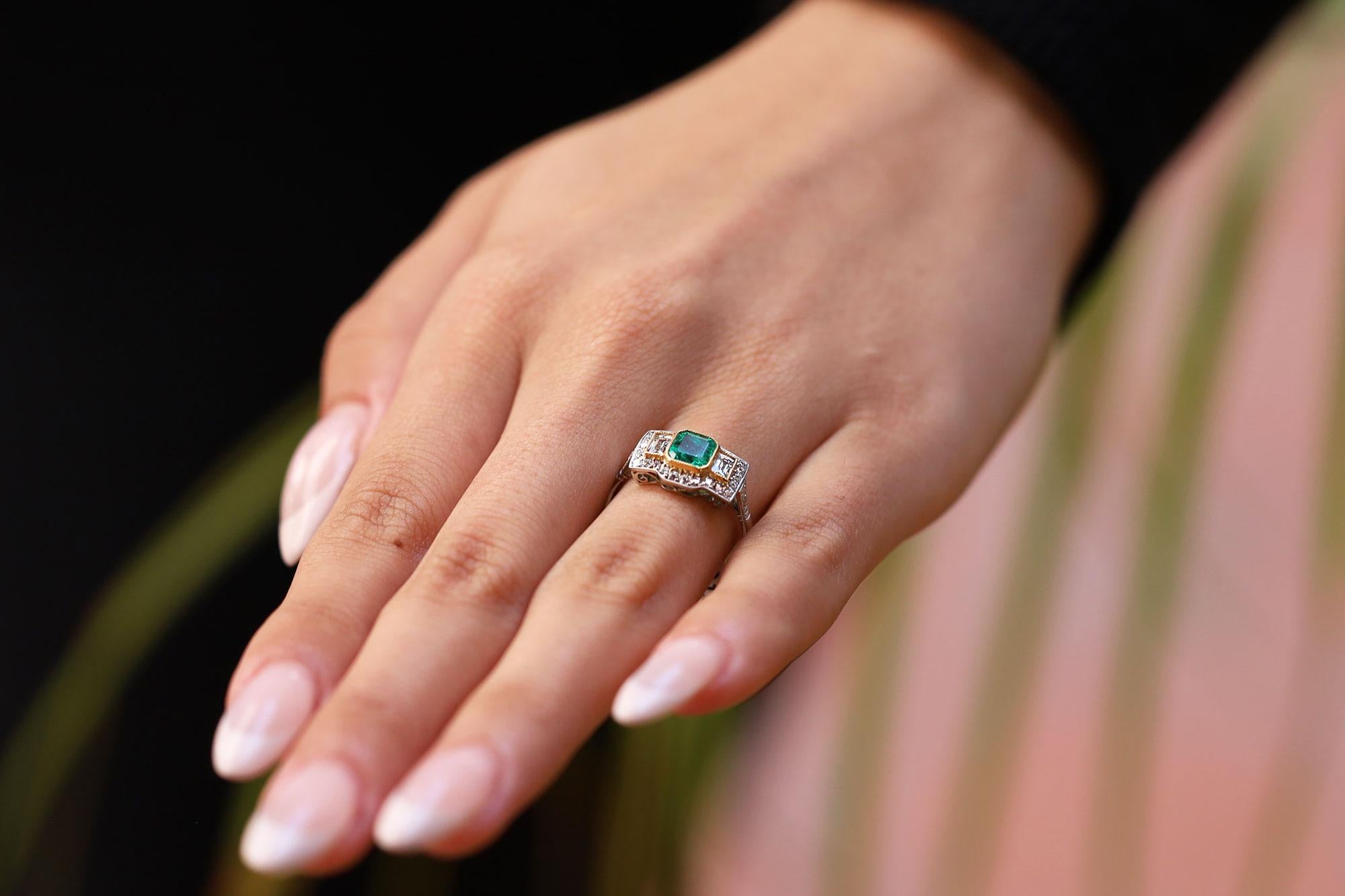 Art Deco Style Colombian Emerald And Diamond 3 Stone Engagement Ring In New Condition For Sale In Santa Barbara, CA