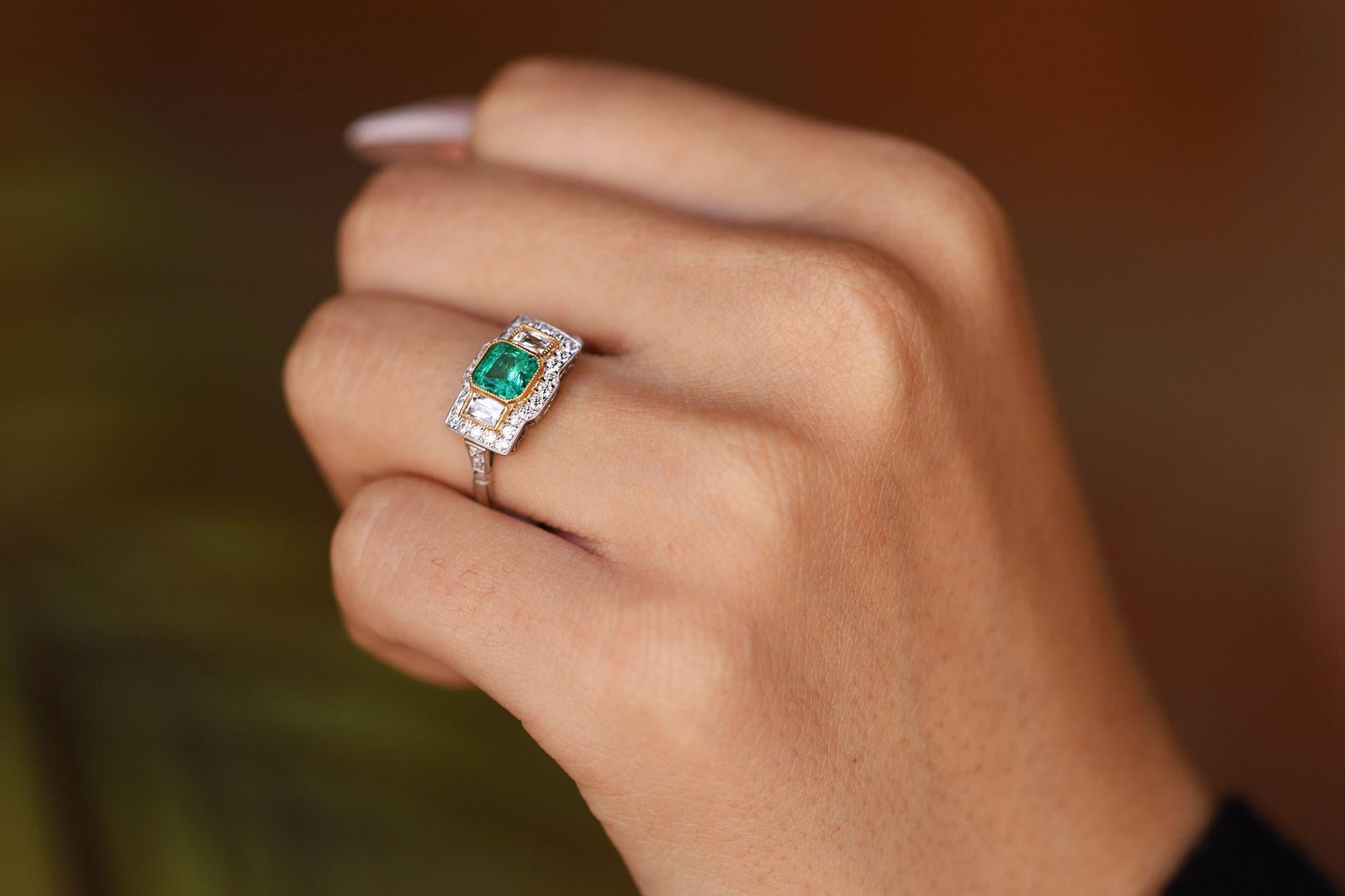 Women's or Men's Art Deco Style Colombian Emerald And Diamond 3 Stone Engagement Ring For Sale