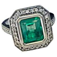 Art Deco Style Colombian Emerald Diamond and 18K Gold Ring