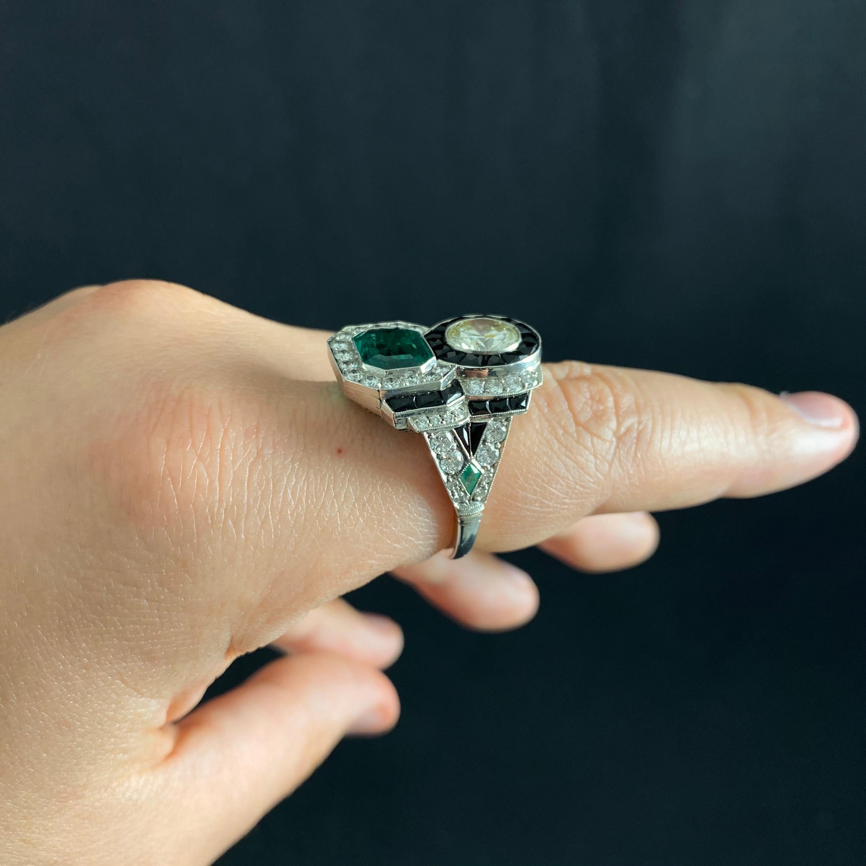 Art Deco Style Colombian Emerald Diamond Target Cocktail Ring Platinum, 1990s For Sale 1