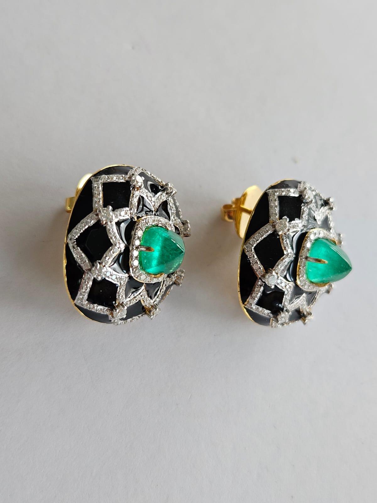 Women's or Men's Art Deco style Colombian Emerald Sugarloaf, Black Enamel & Diamond Stud Earrings For Sale