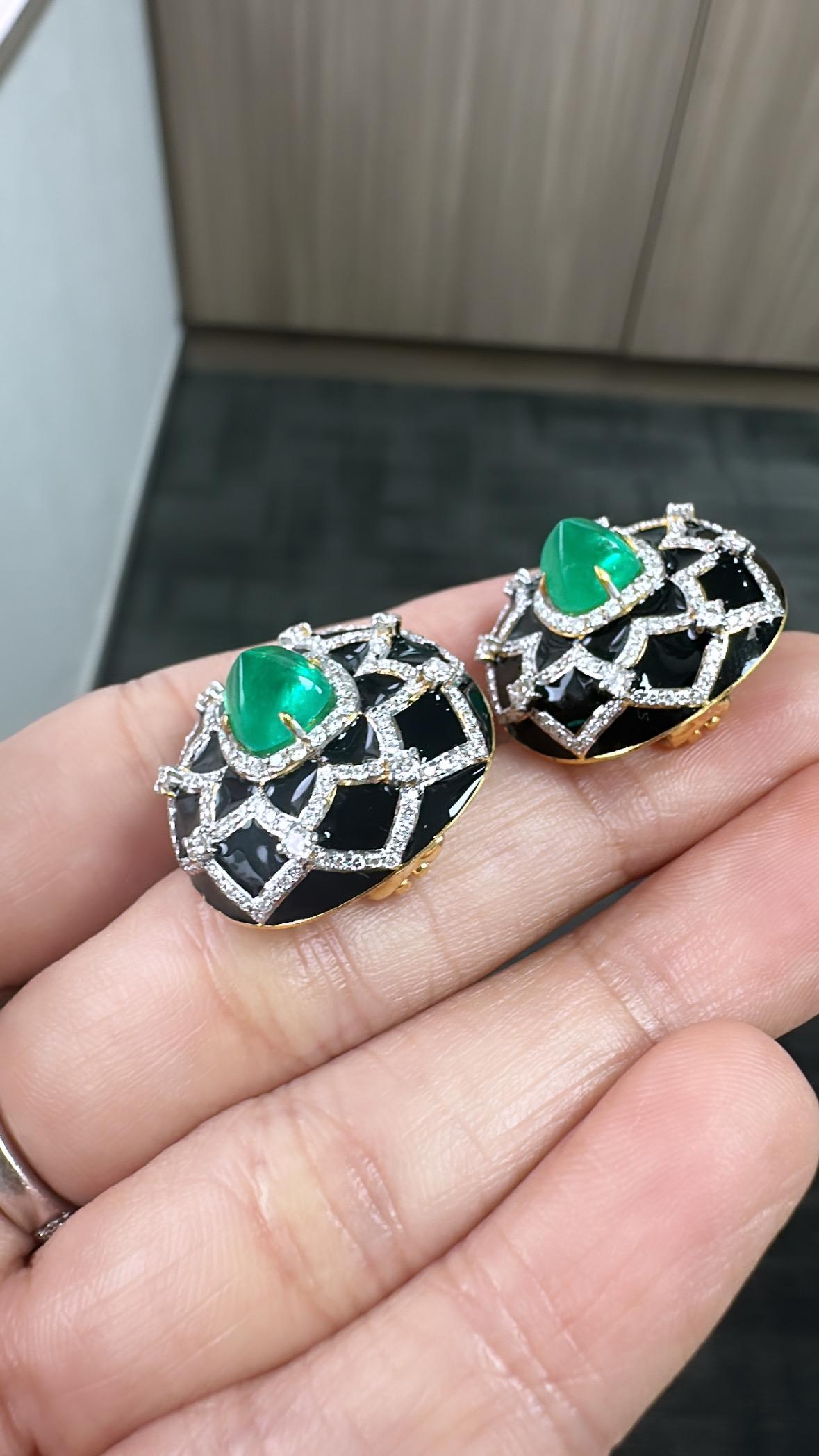 Art Deco style Colombian Emerald Sugarloaf, Black Enamel & Diamond Stud Earrings For Sale 3