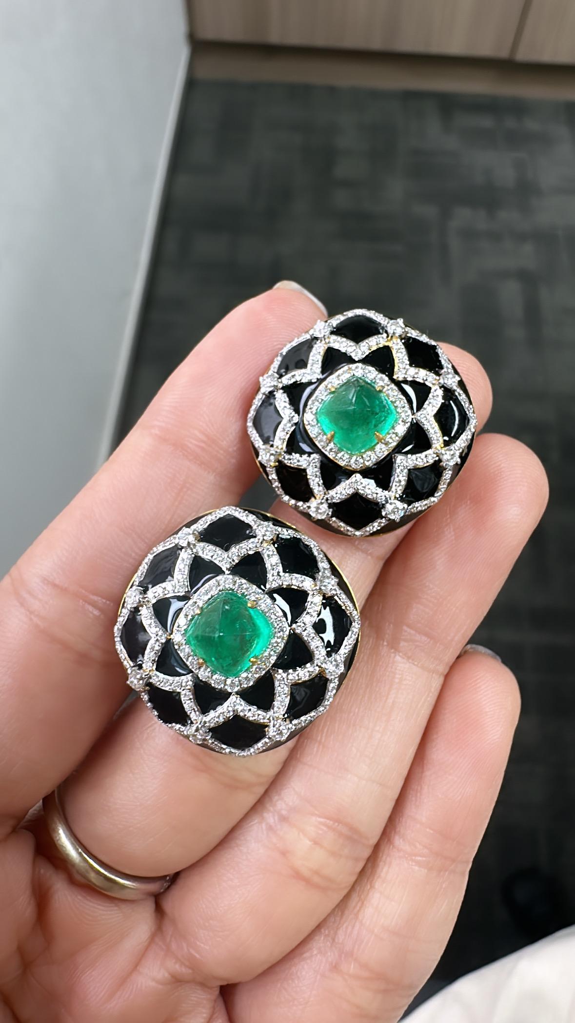 Art Deco style Colombian Emerald Sugarloaf, Black Enamel & Diamond Stud Earrings For Sale 4