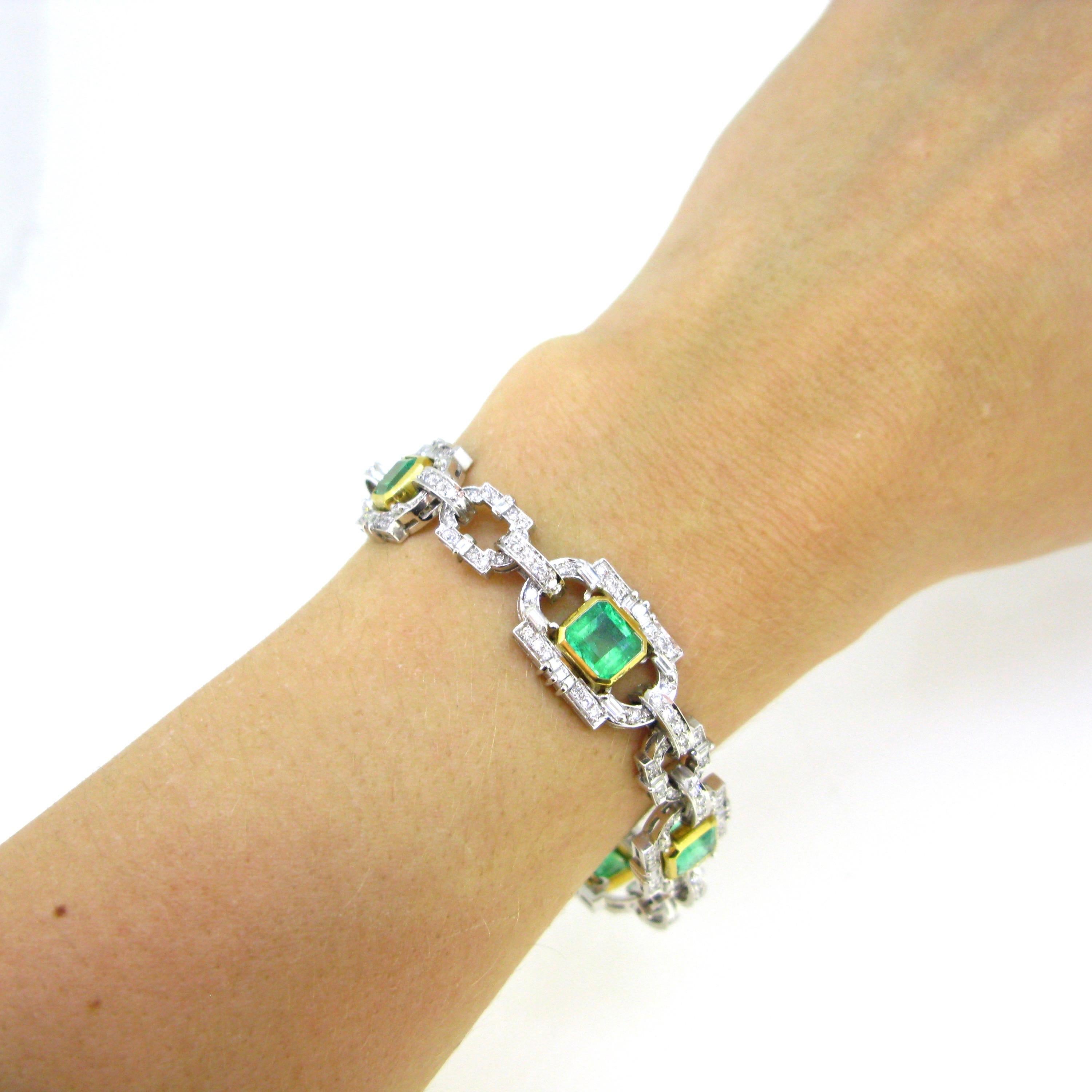Art Deco Style Colombian Emeralds and Diamonds Links Fashion Bracelet 3