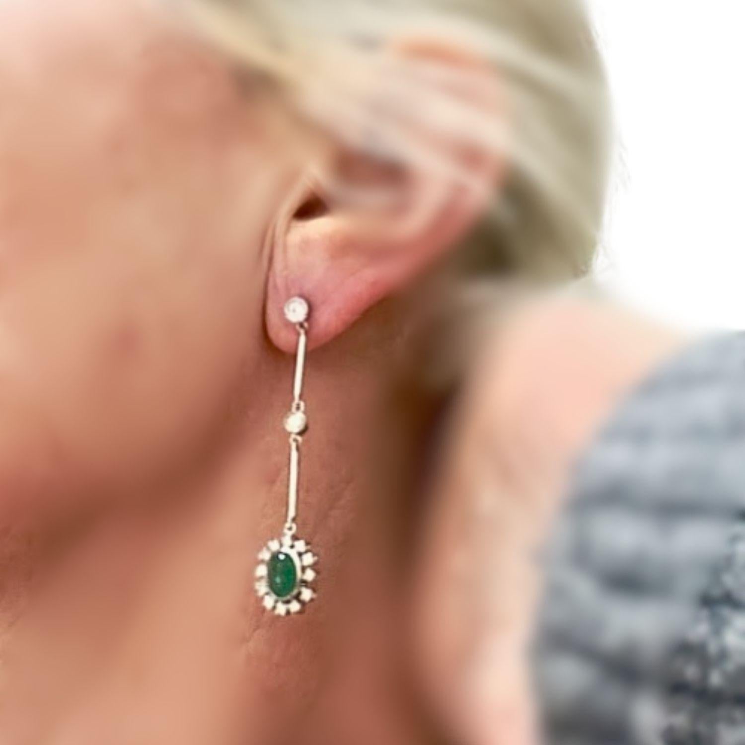 Brilliant Cut Art Deco Style Colombian Emeralds and Diamonds Platinum Earring For Sale