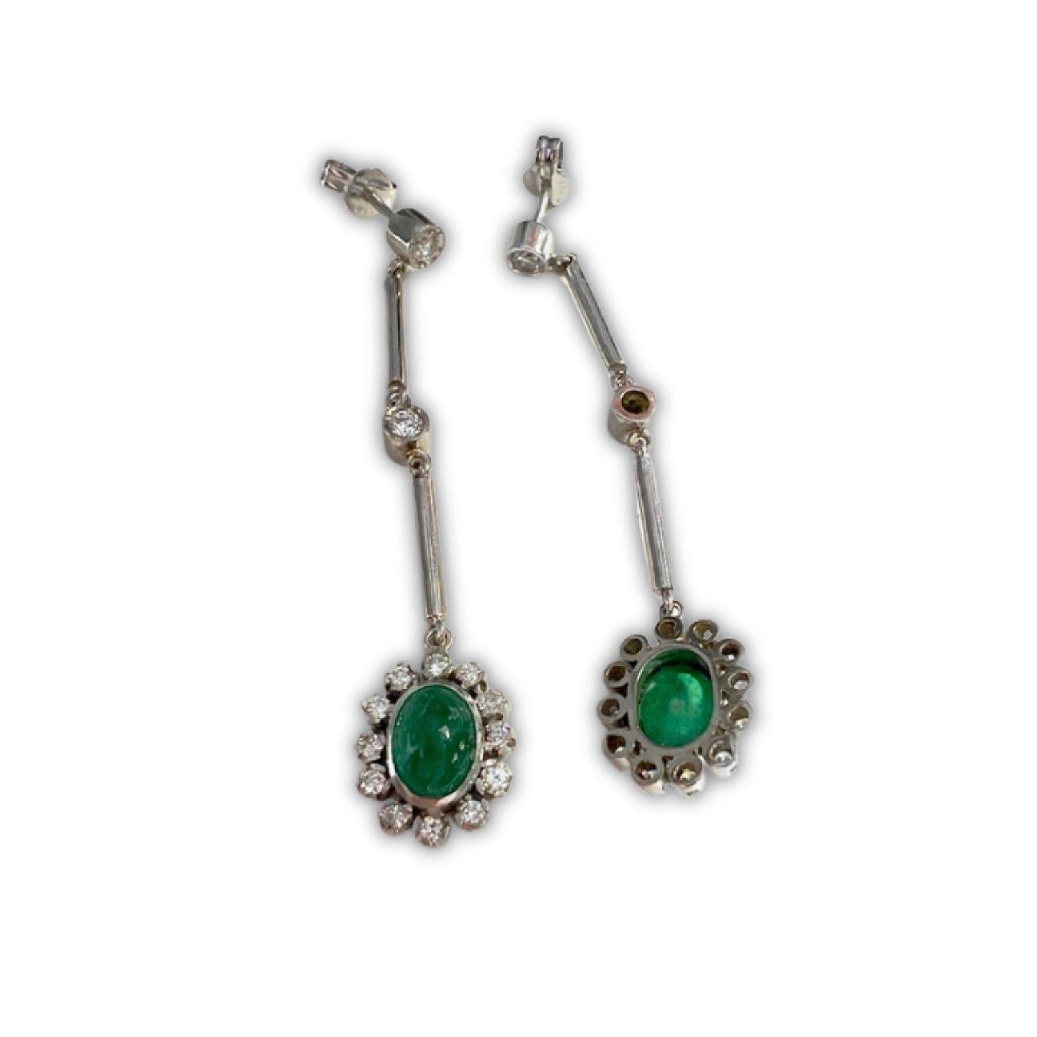 Art Deco Style Colombian Emeralds and Diamonds Platinum Earring For Sale 1