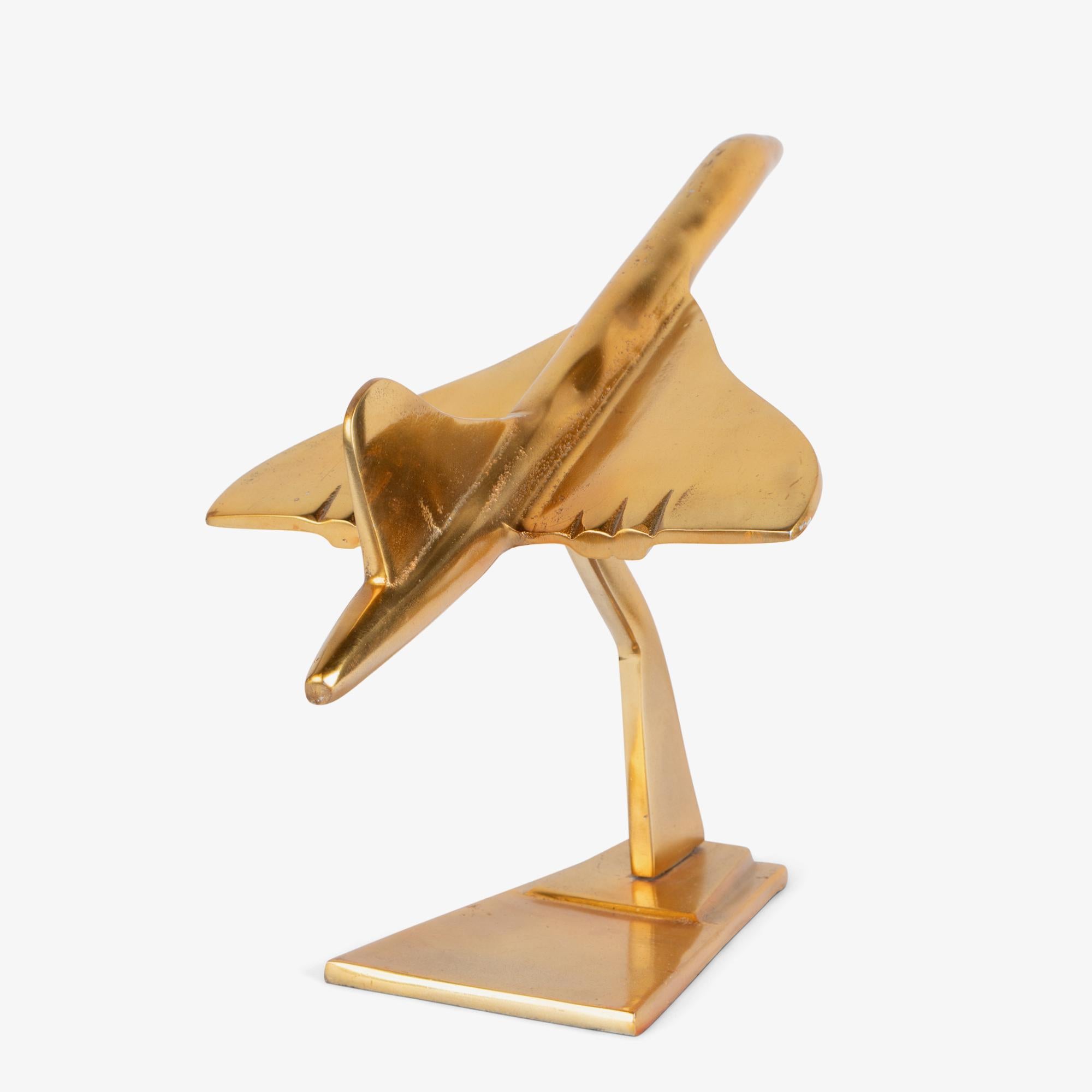 Art-Deco Style Concorde Supersonic Airplane Sculpture in Polished Brass For Sale 3