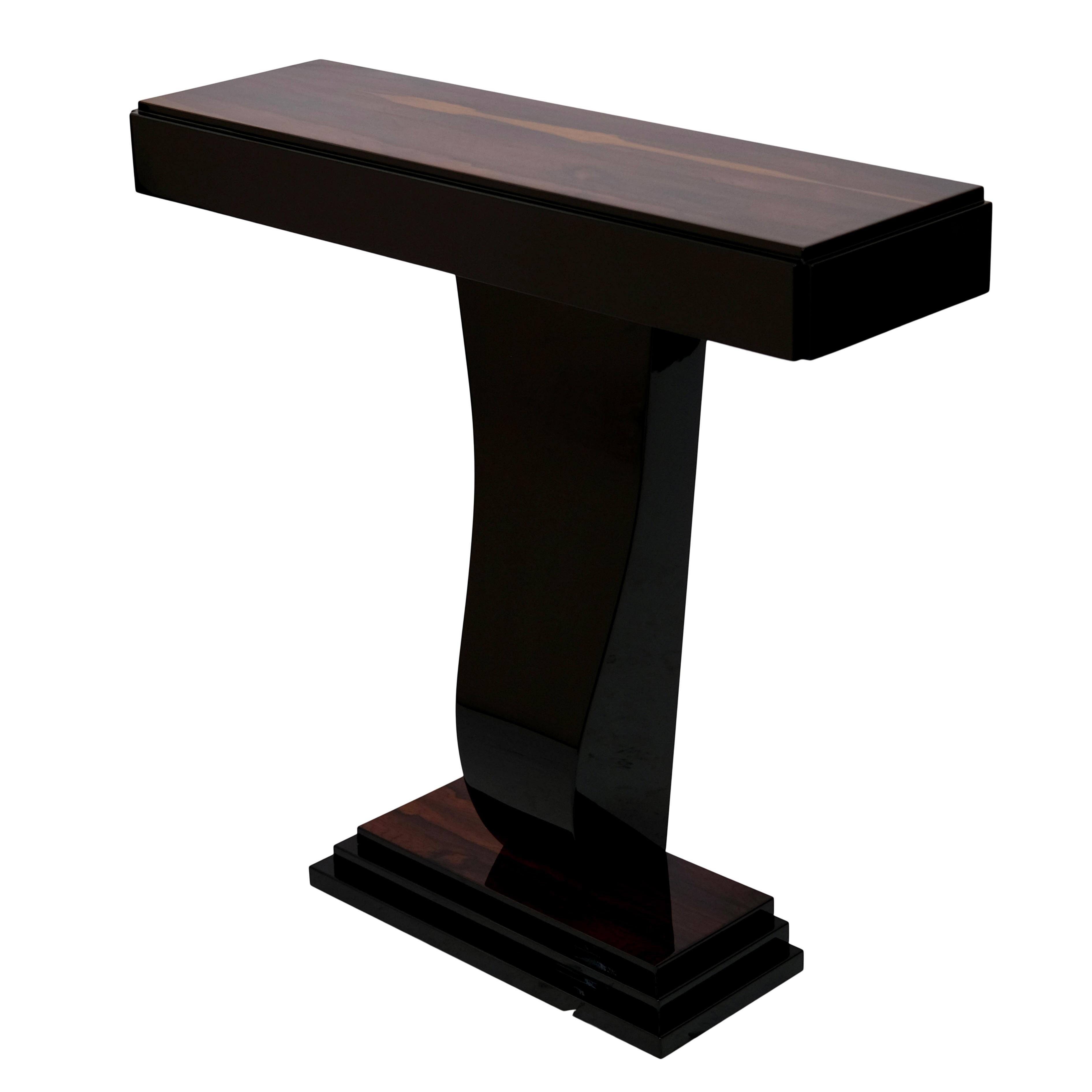 Console table 
Black Piano lacquer with high gloss real wood veneer 

Contemporary furniture in the Art Déco style 

Other woods or finishes on request possible. 
We bild the furniture also in your desired dimensions in ca. 12 weeks.