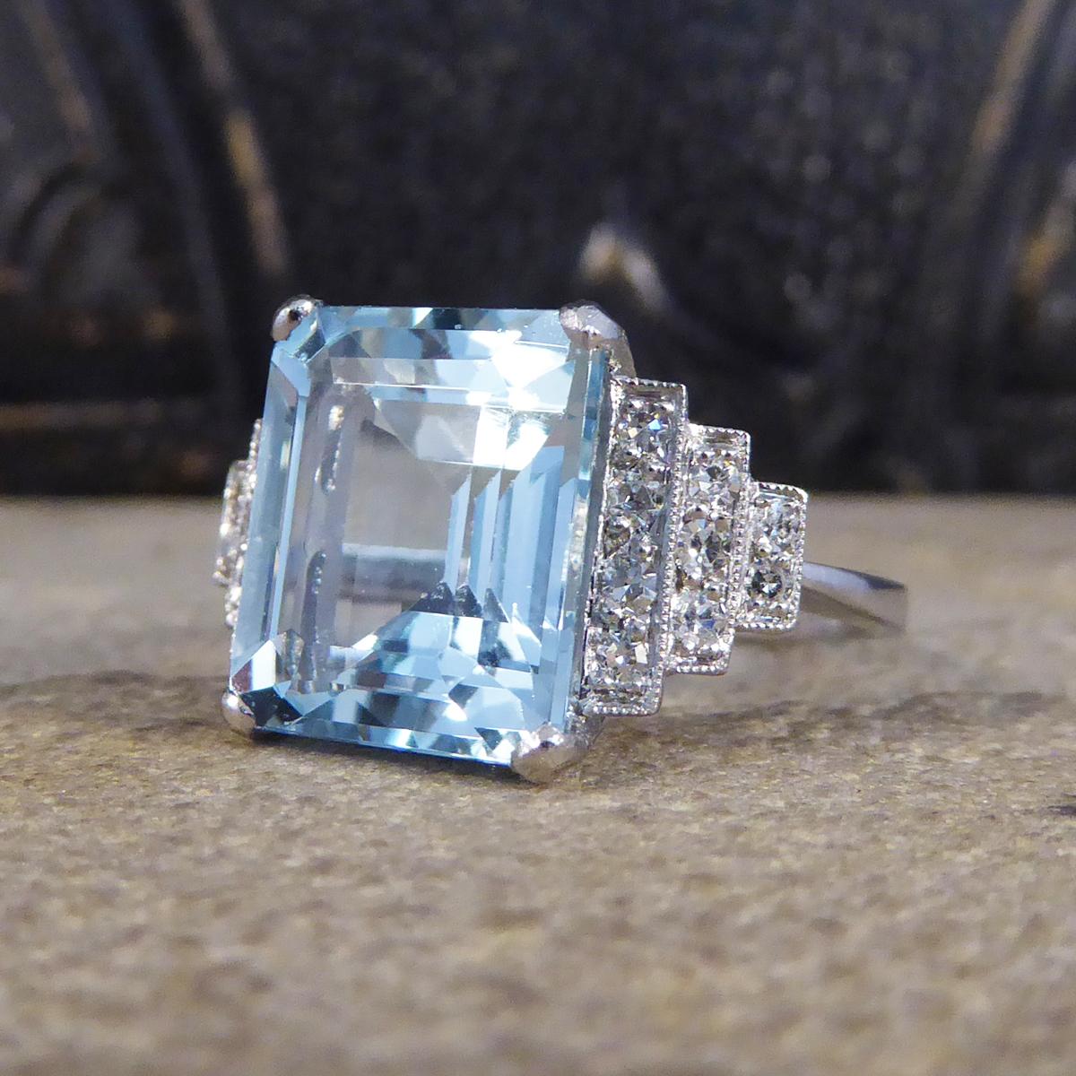 Art Deco Style Contemporary 5.50ct Aquamarine and Diamond Ring in Platinum In Good Condition In Yorkshire, West Yorkshire