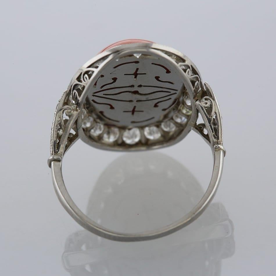Taille brillant Bague en corail et diamants de style Art déco en vente