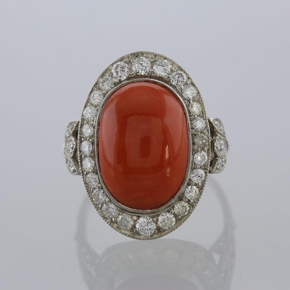 Bague en corail et diamants de style Art déco Bon état - En vente à London, GB