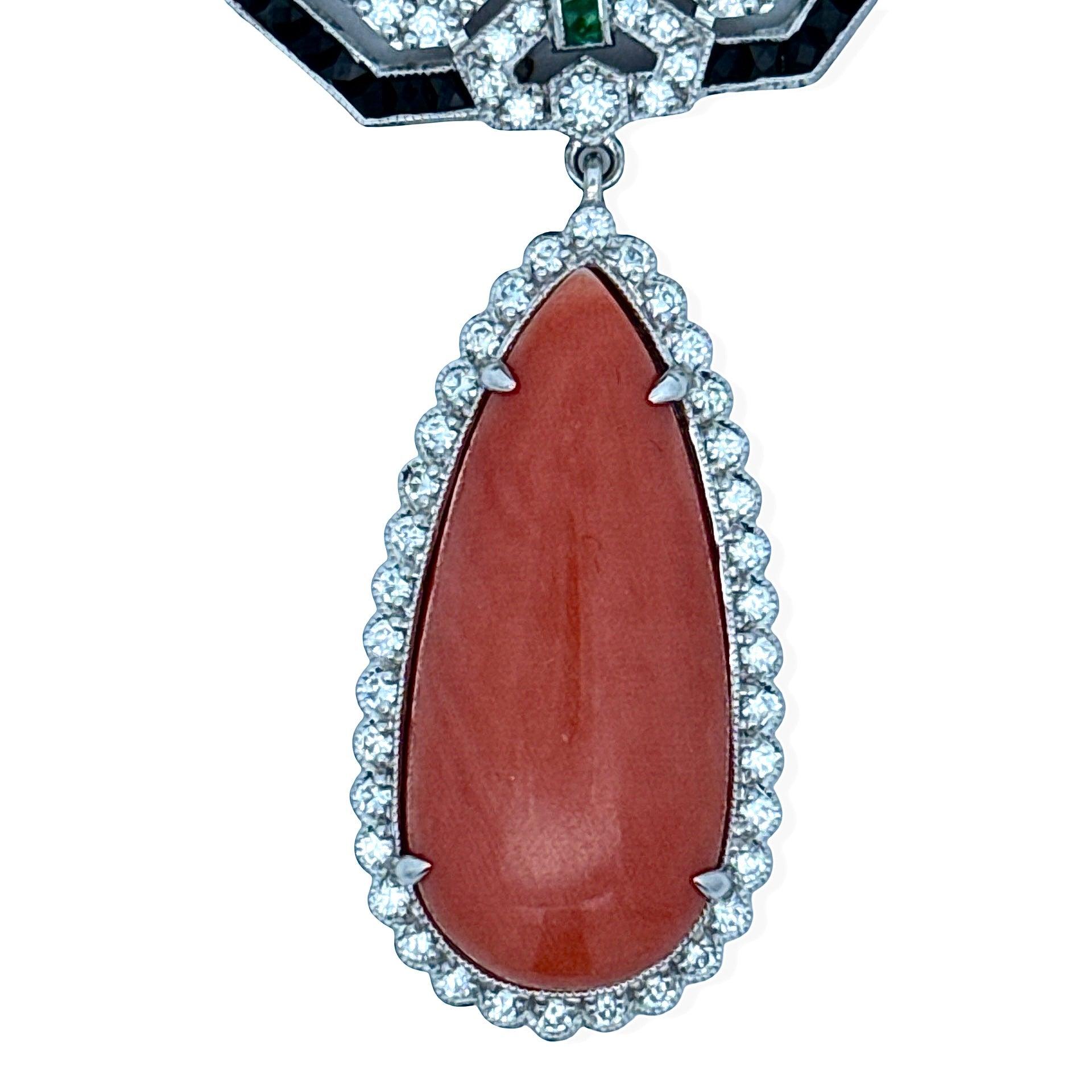Collana in stile Art Deco con corallo, diamante, onice e smeraldo in oro bianco 18 carati in vendita 1