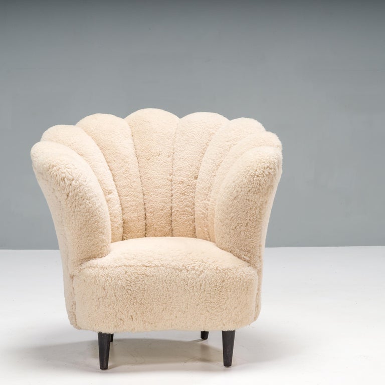 20th Century Art Deco Style Cream Shearling Bouclé Scalloped Armchairs, Set of 2 For Sale