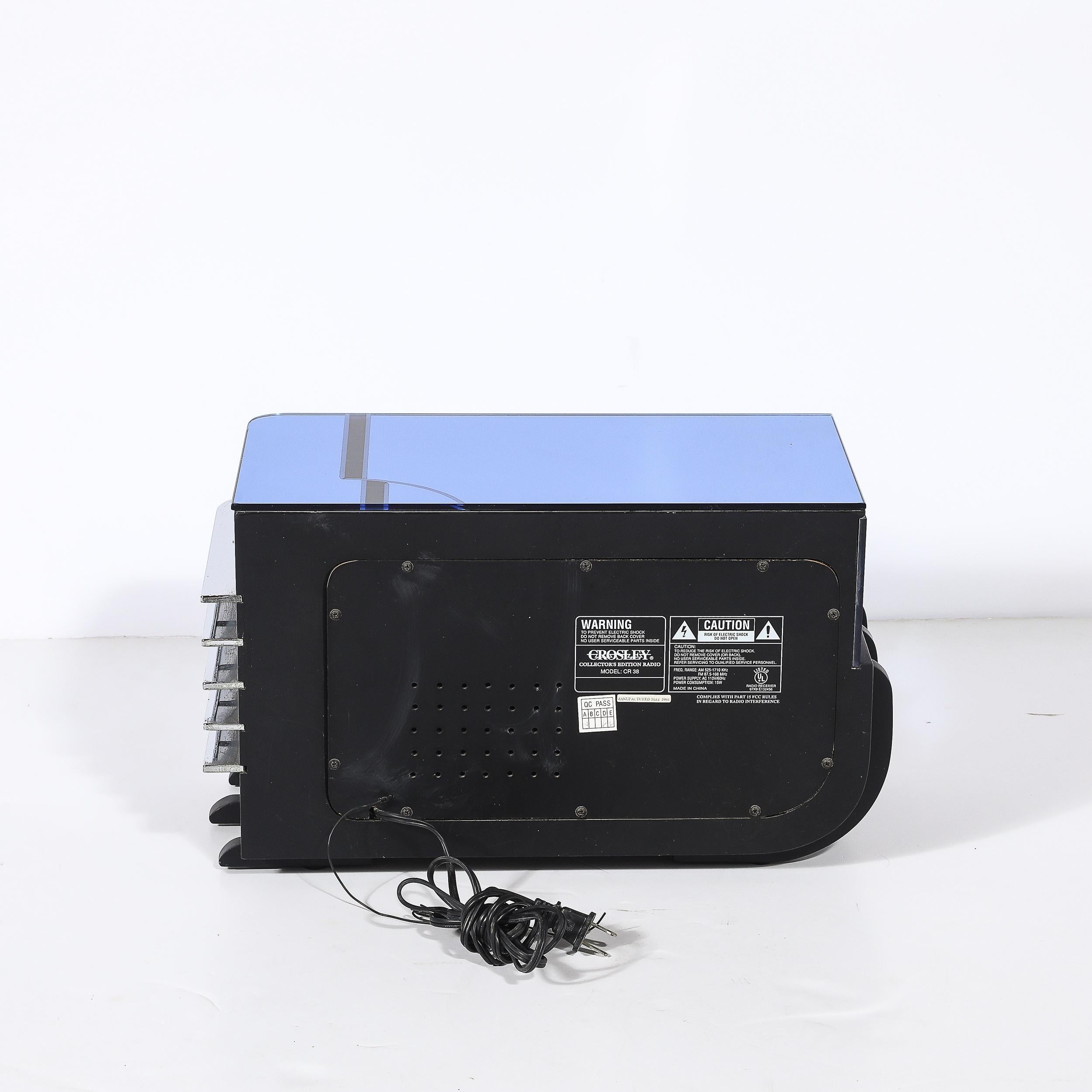 Estilo Art Déco Crosley CR38 Sleigh Radio en Cristal Azul y Cromo en venta 1