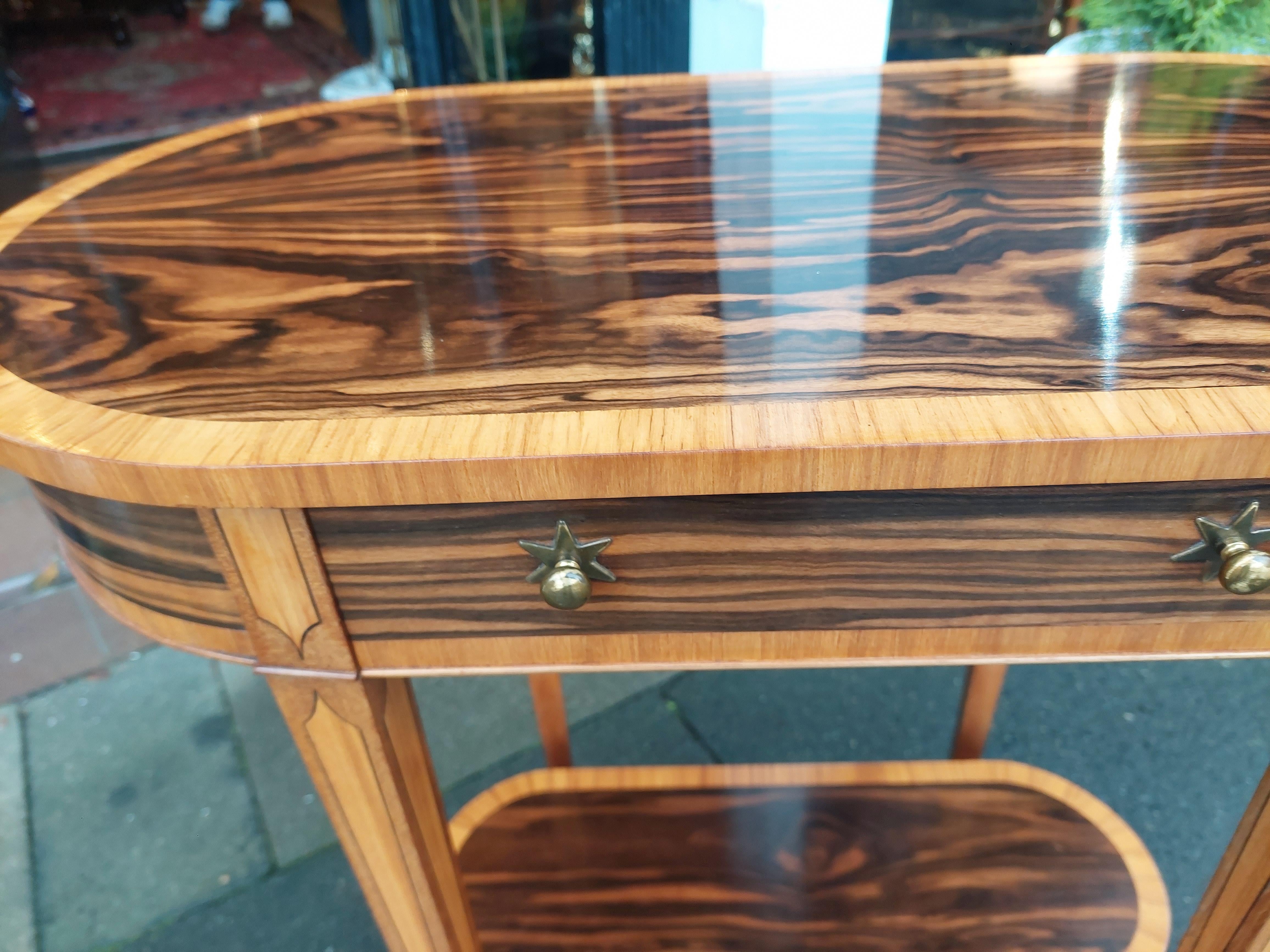 Art Deco style Crossbanded Macassar Ebony Lamp Table For Sale 5