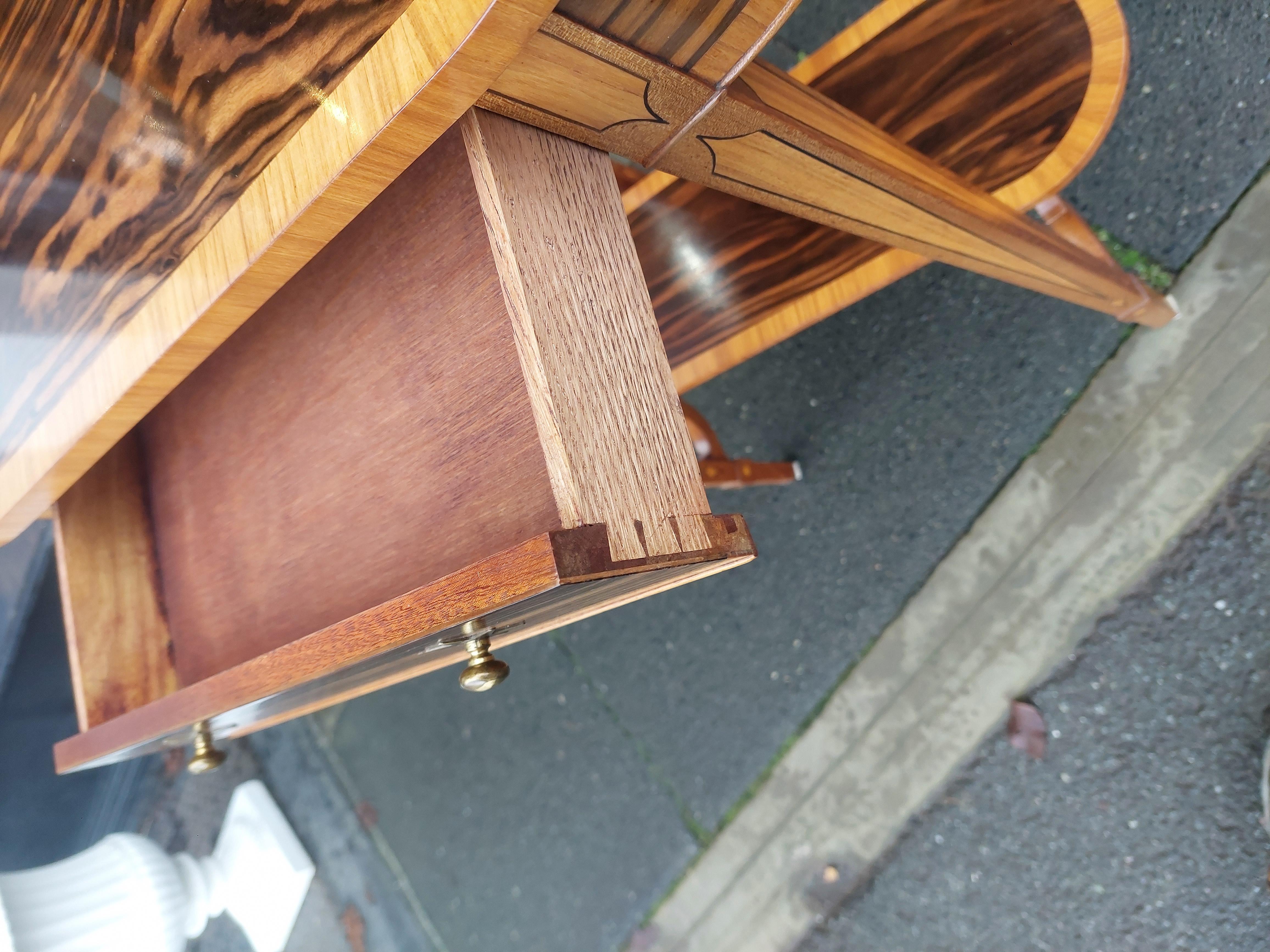 Art Deco style Crossbanded Macassar Ebony Lamp Table In Good Condition For Sale In Altrincham, GB