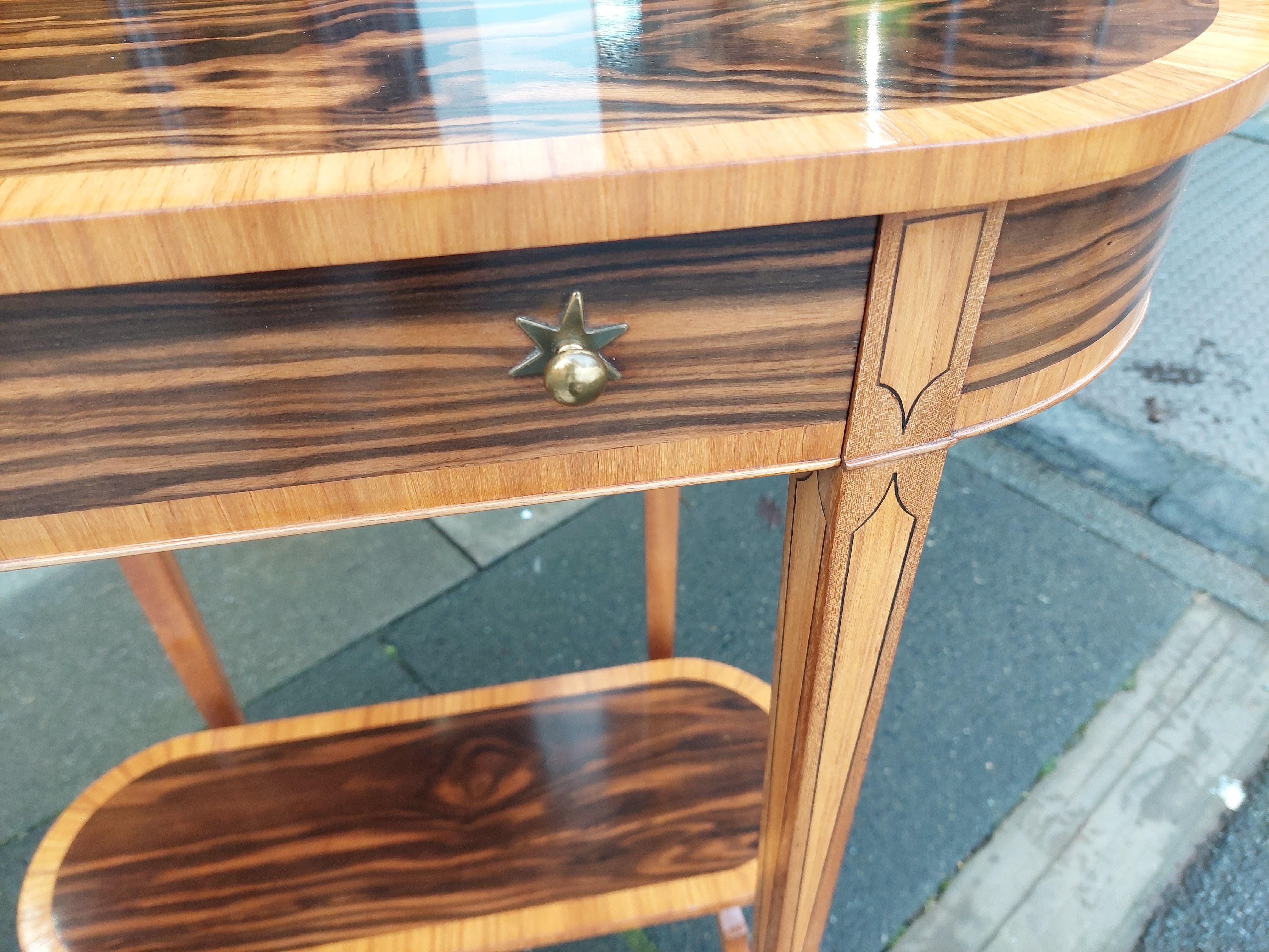 Art Deco style Crossbanded Macassar Ebony Lamp Table For Sale 4