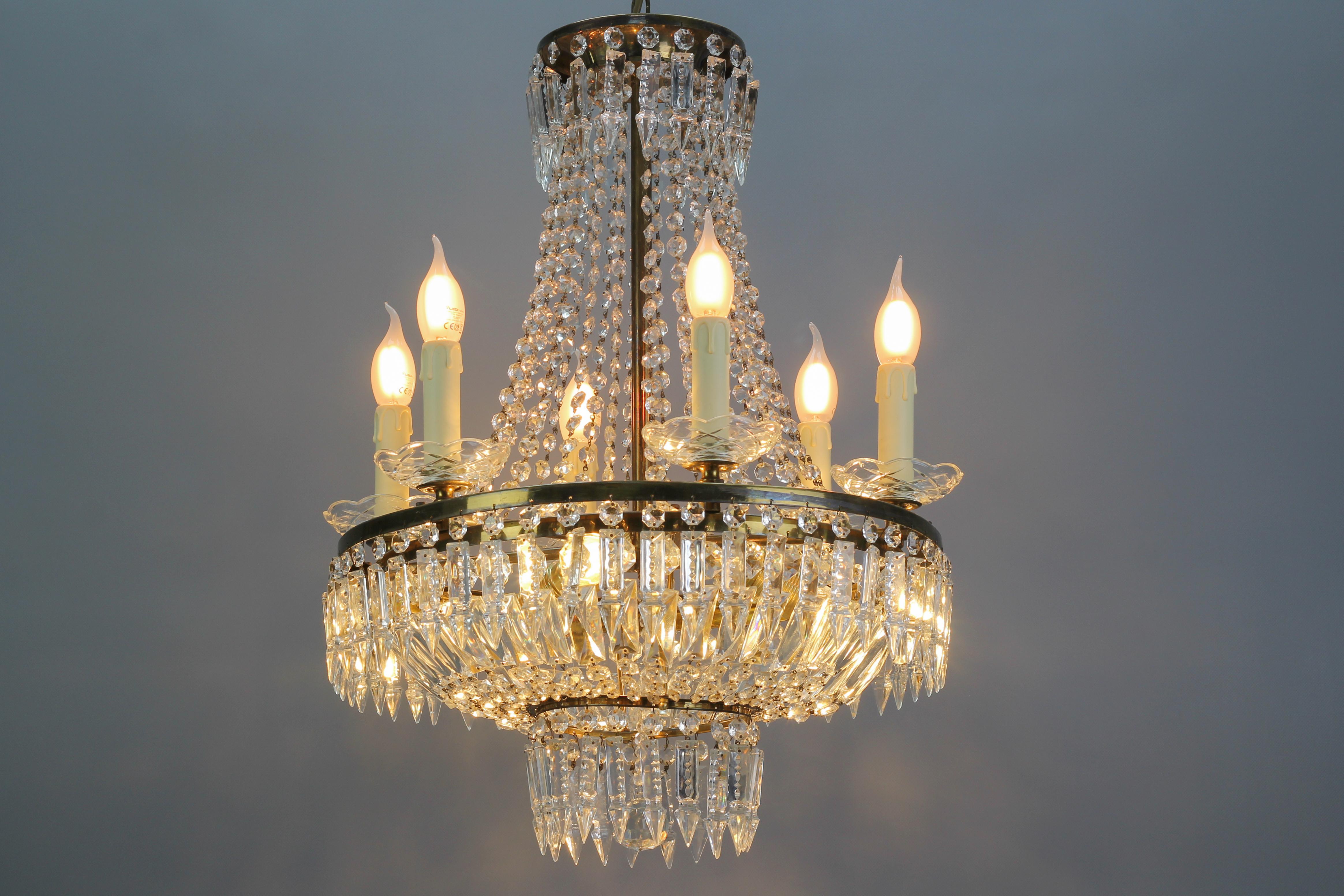 Art Deco Style Crystal Glass and Brass Nine-Light Basket Chandelier For Sale 7