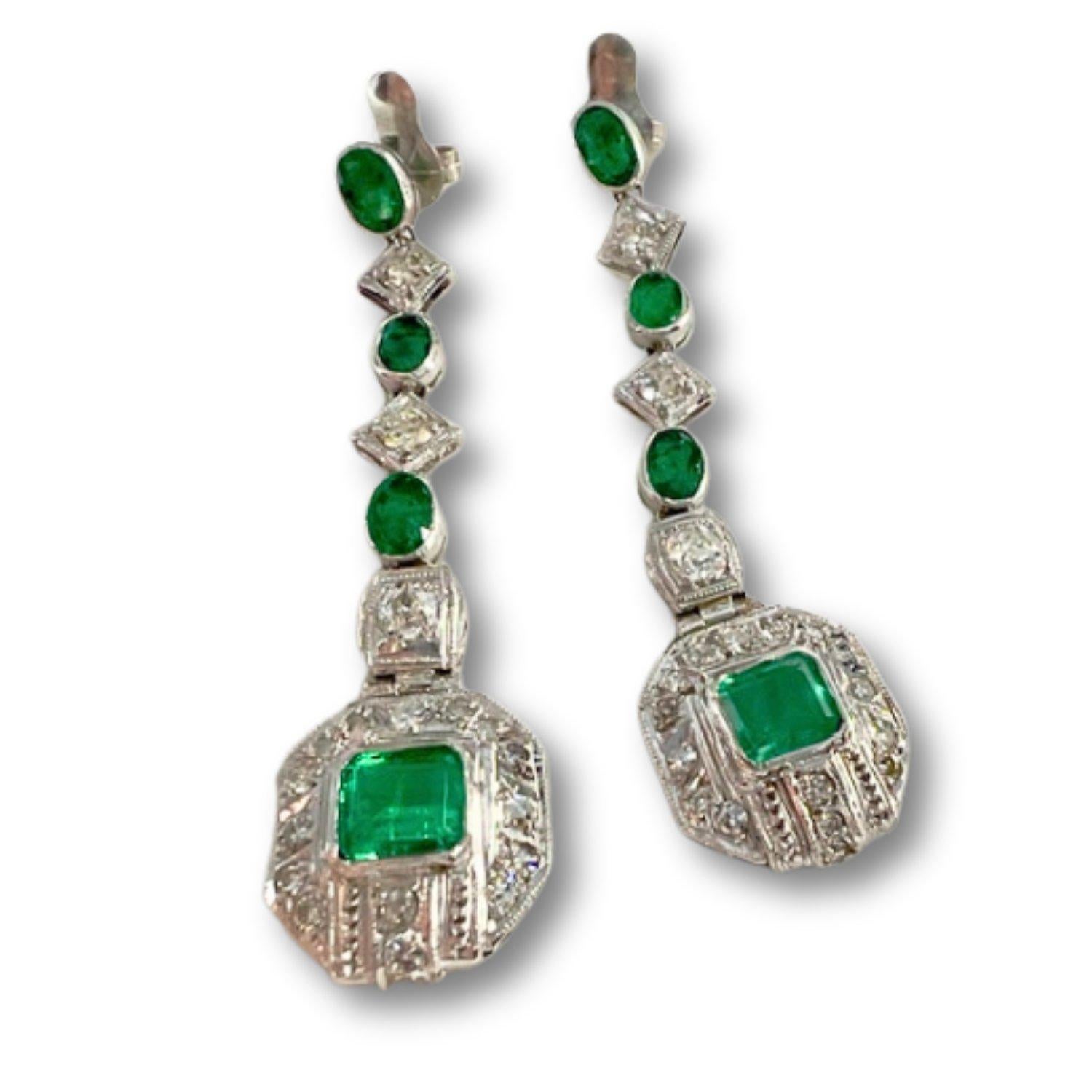 Women's Art Deco Style Diamond and Emerald Platinum 750 Earrings