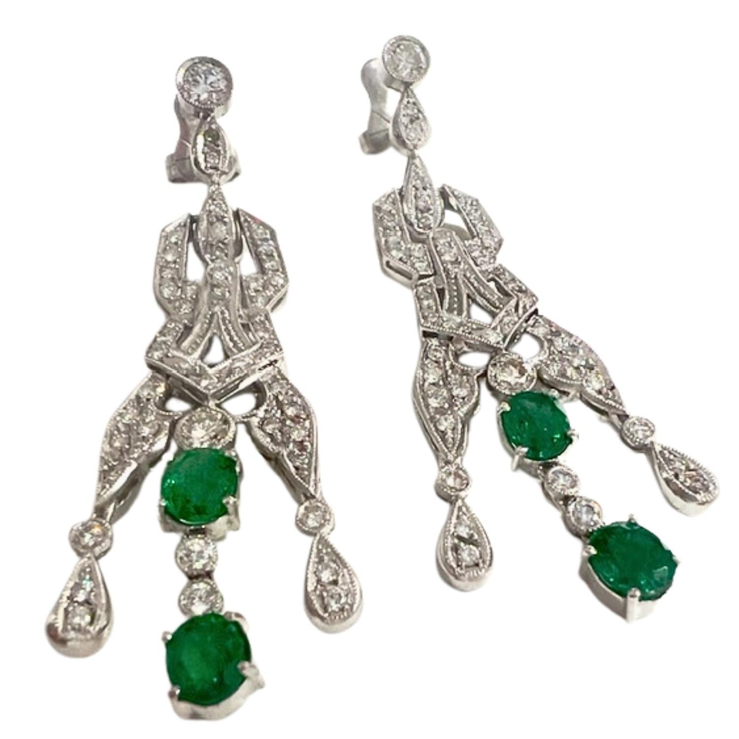 Art Deco Style Diamond and Emerald Platinum Earrings In Good Condition For Sale In MADRID, ES
