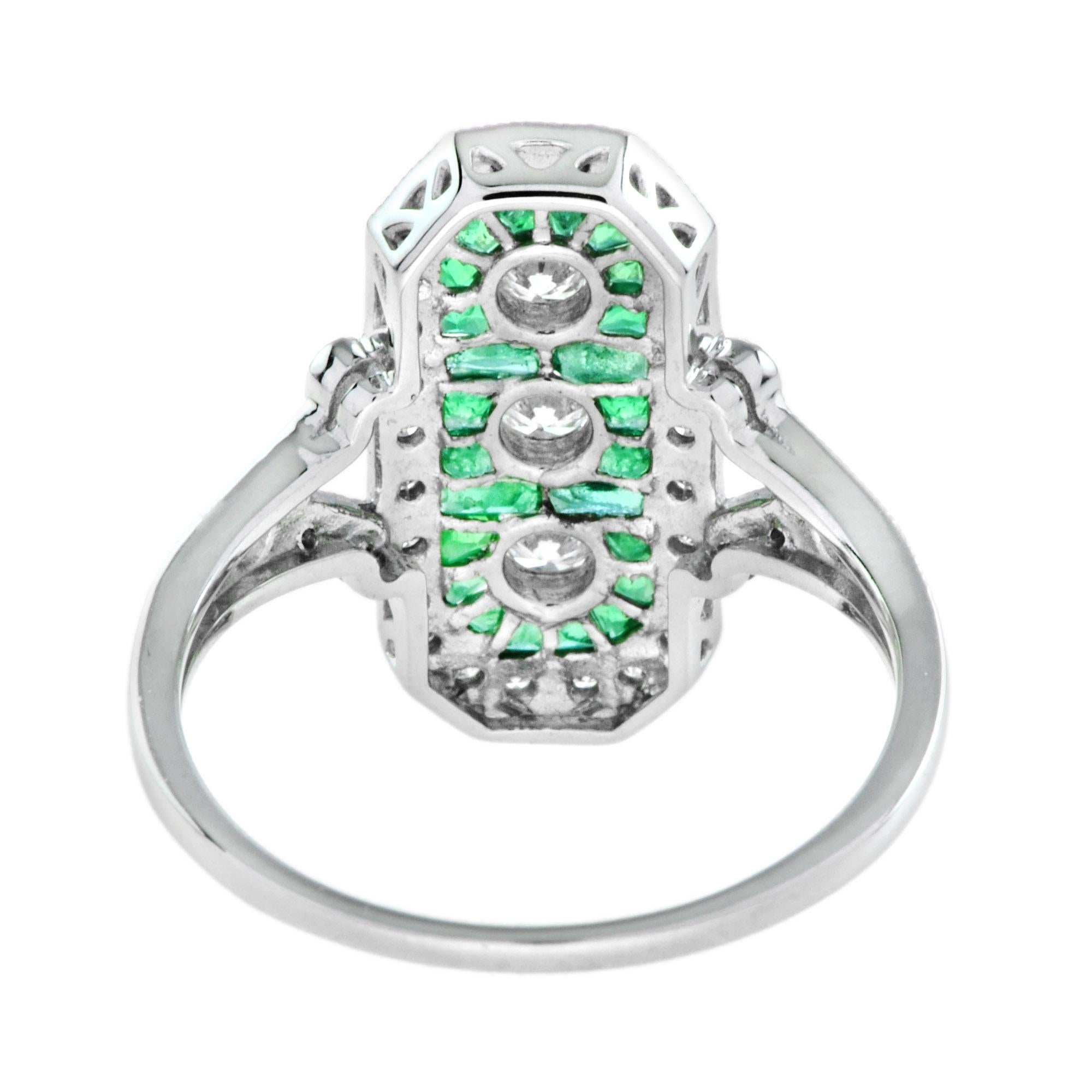 Art Deco Style Diamond and Emerald Three Stone Ring in 18K White Gold In New Condition For Sale In Bangkok, TH