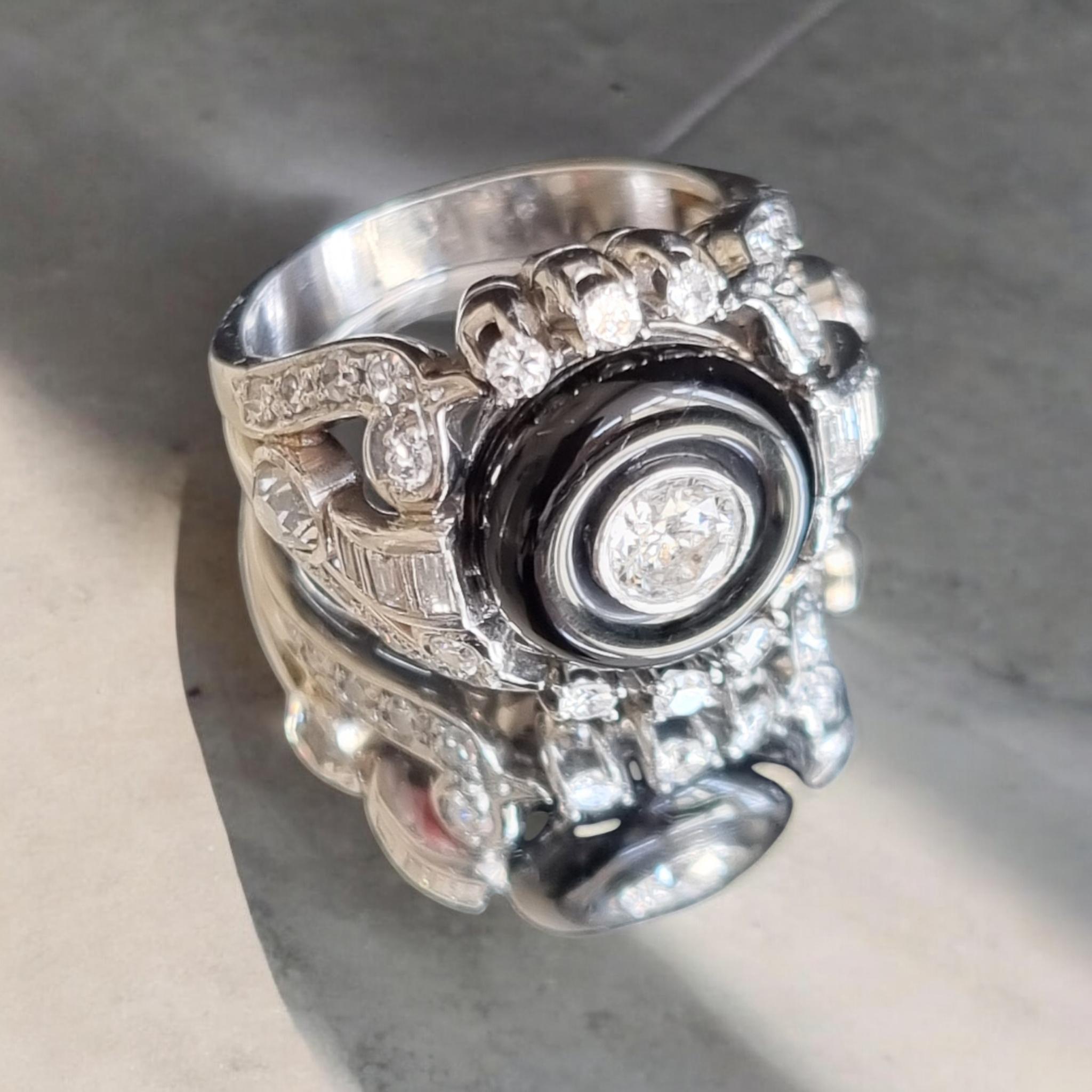 Anello in platino con diamanti e onice in stile Art Déco In condizioni buone in vendita a OVIEDO, AS