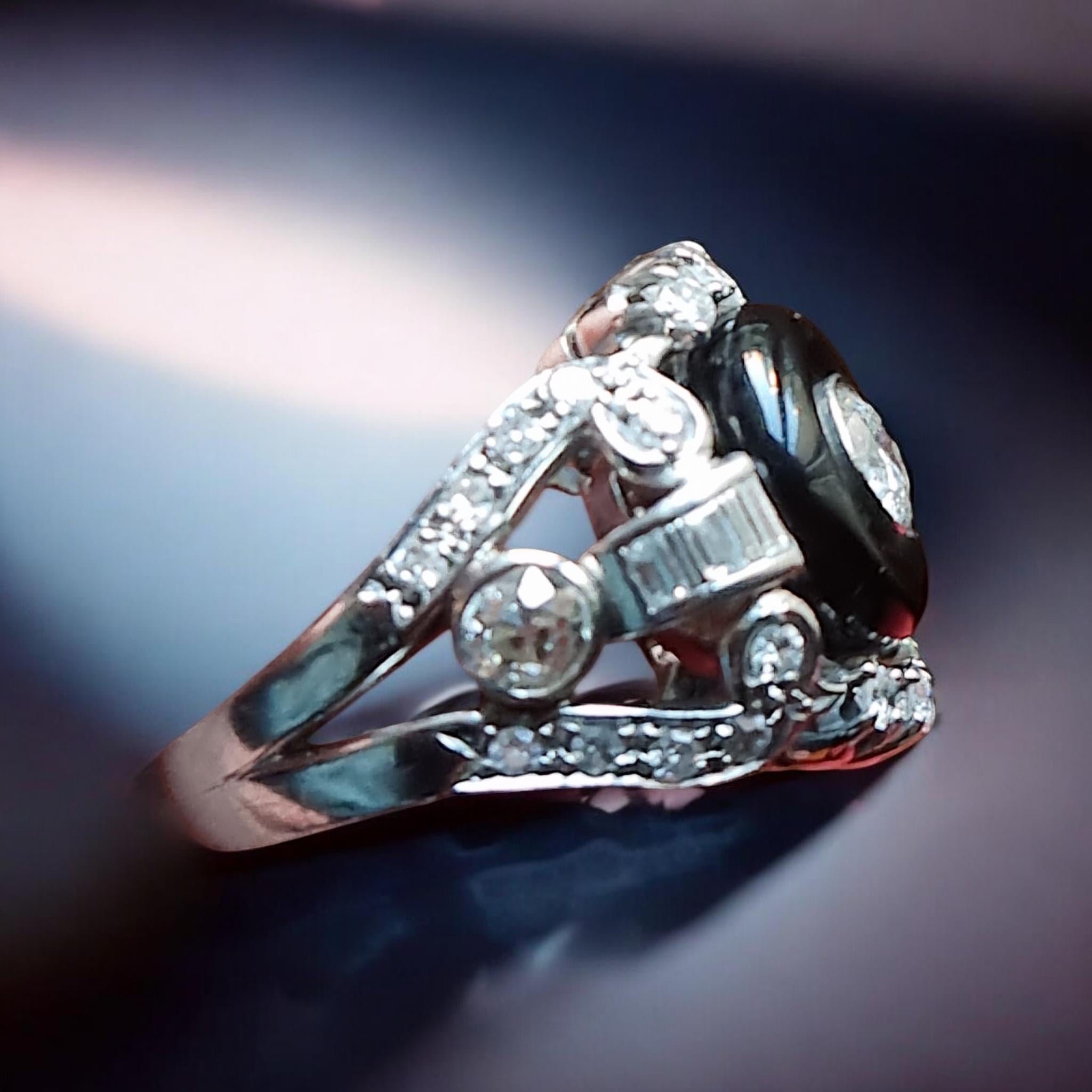 Donna Anello in platino con diamanti e onice in stile Art Déco in vendita