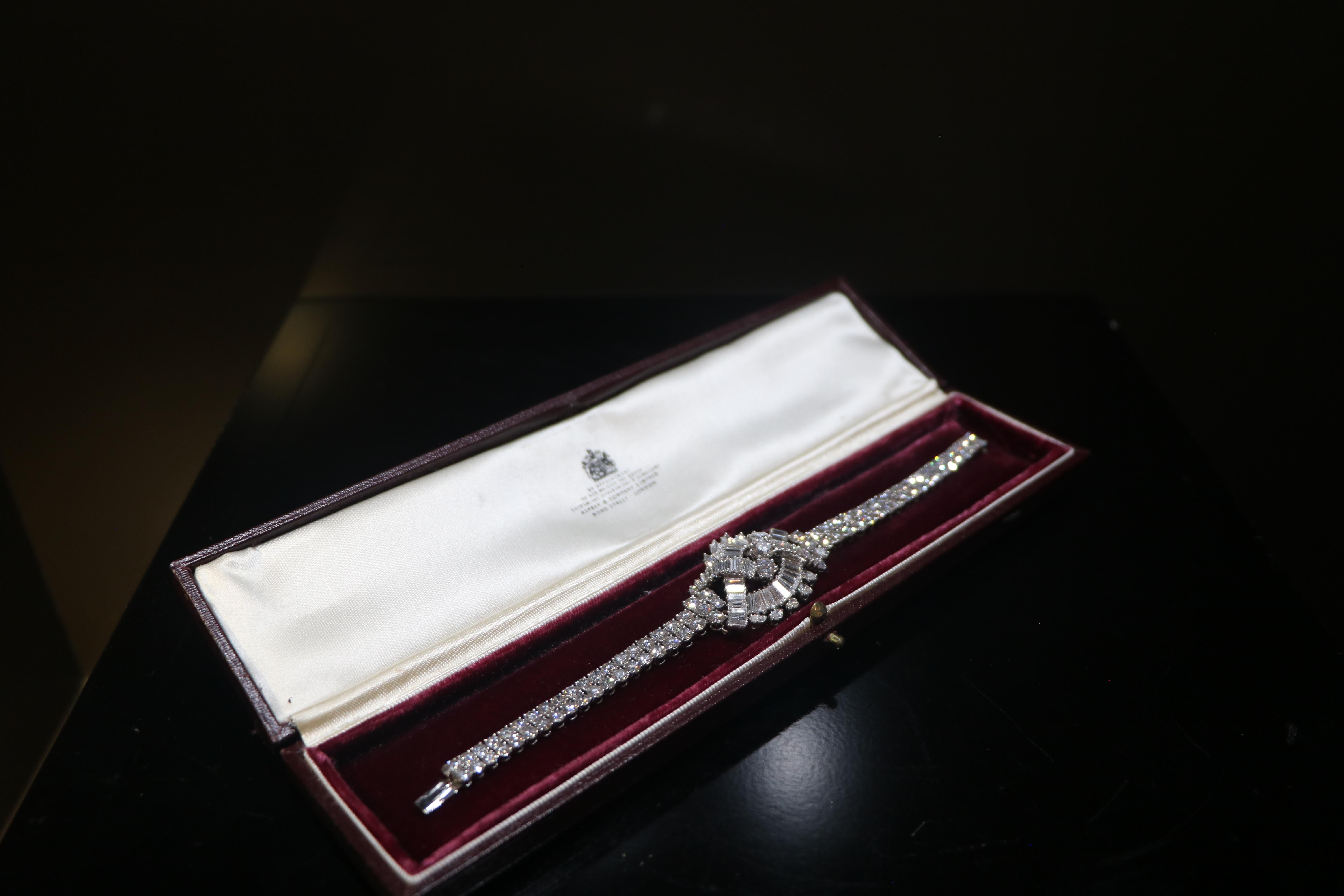 Art Deco style diamond bracelet from Asprey & Company Limited For Sale 3