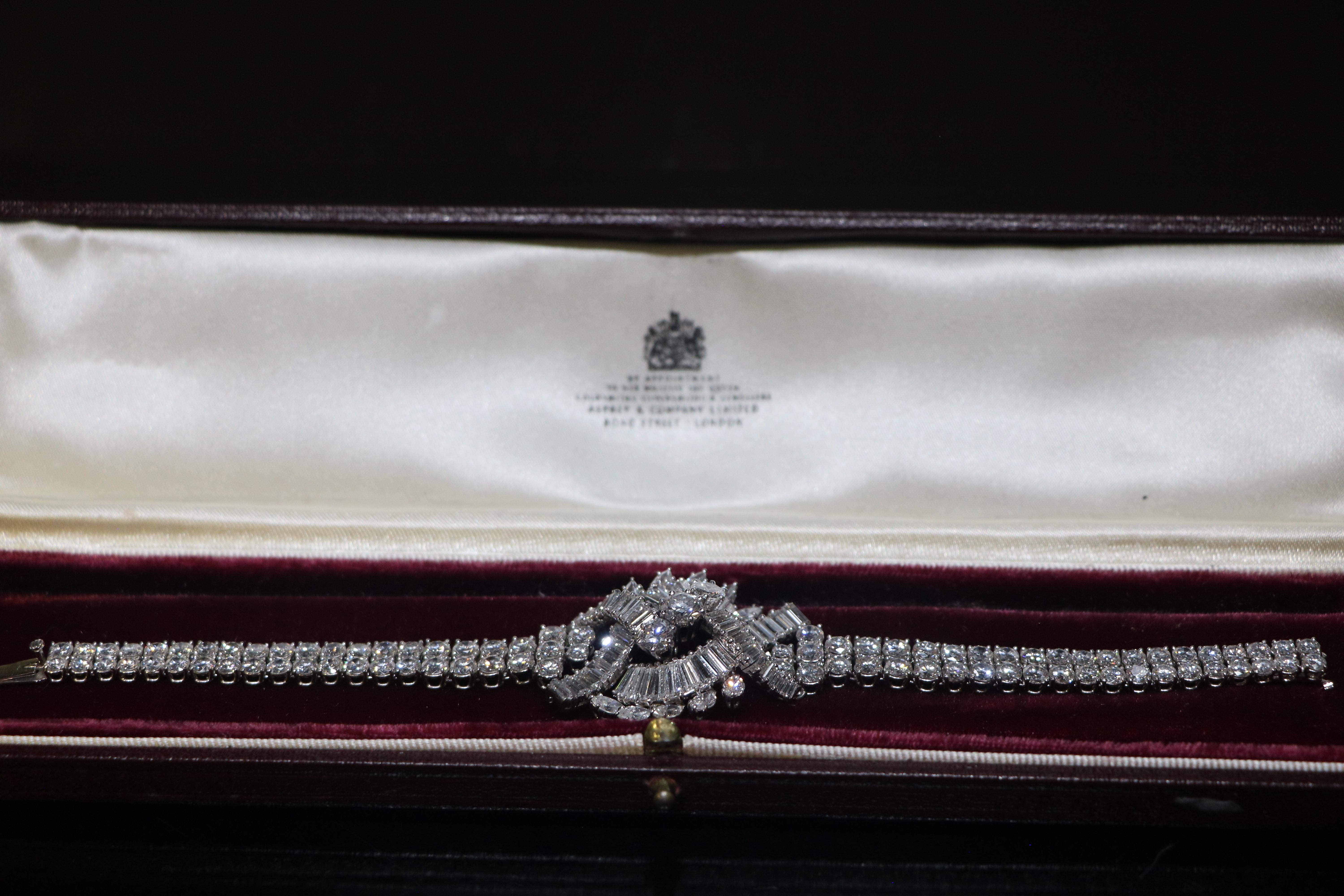 Art Deco style diamond bracelet from Asprey & Company Limited For Sale 4