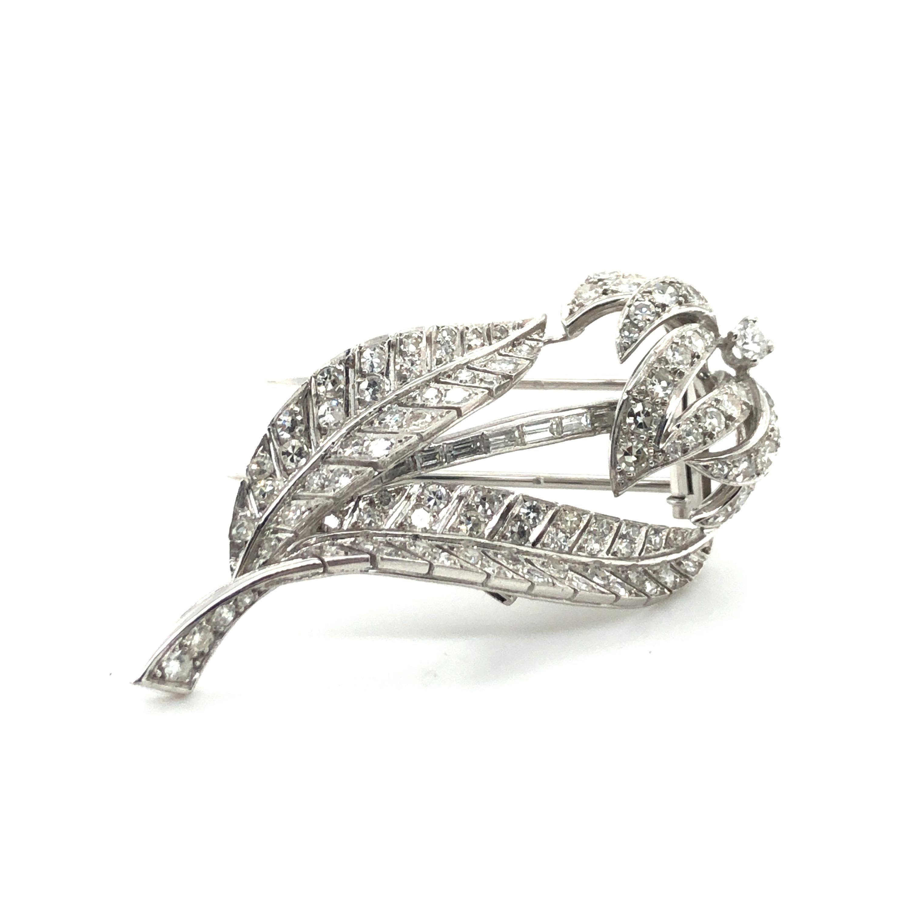 Art Deco Style Diamond Brooch in Platinum 950 1