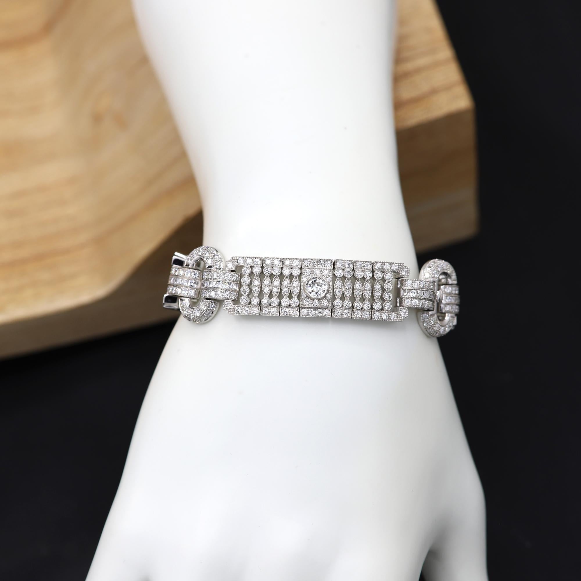 Women's Art Deco Style Diamond Buckle Link Bracelet 18 Karat Old Diamond Cut Diamonds For Sale