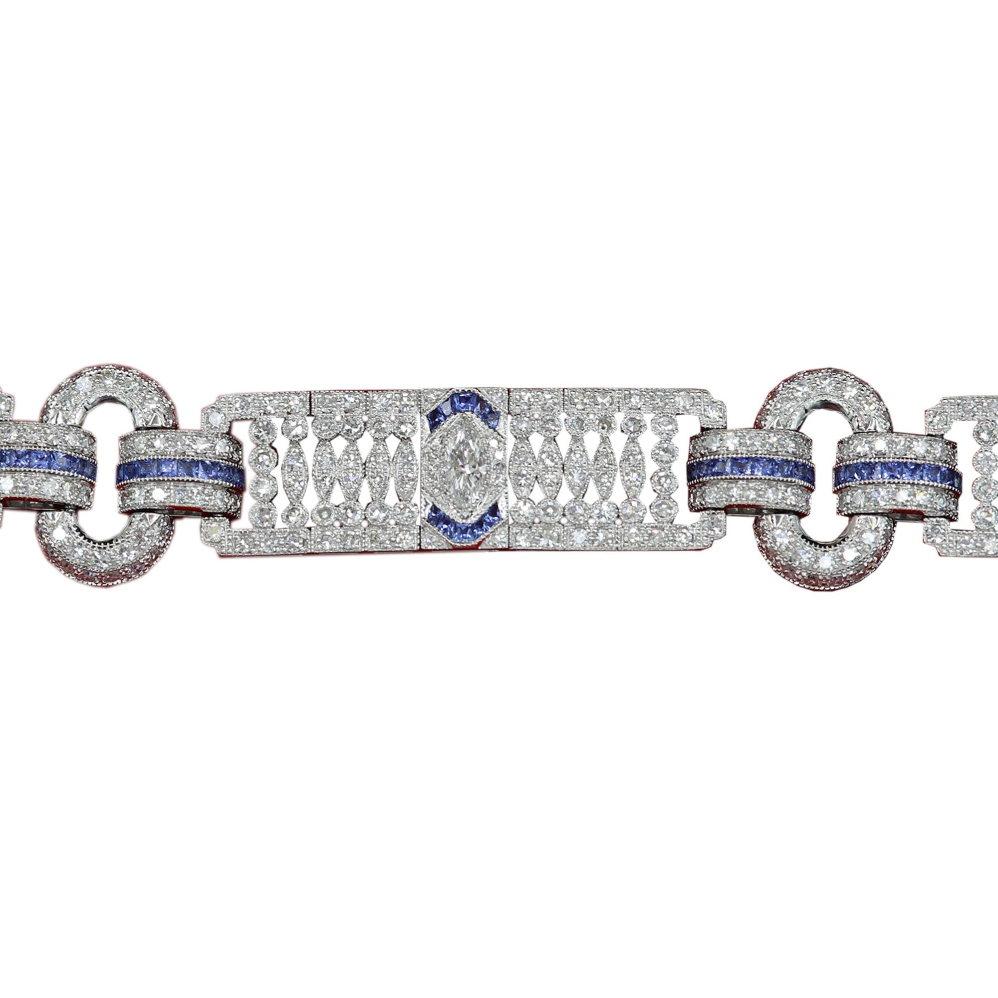 Art Deco Style Diamond Buckle Link Bracelet 18 Karat White Gold For Sale 3