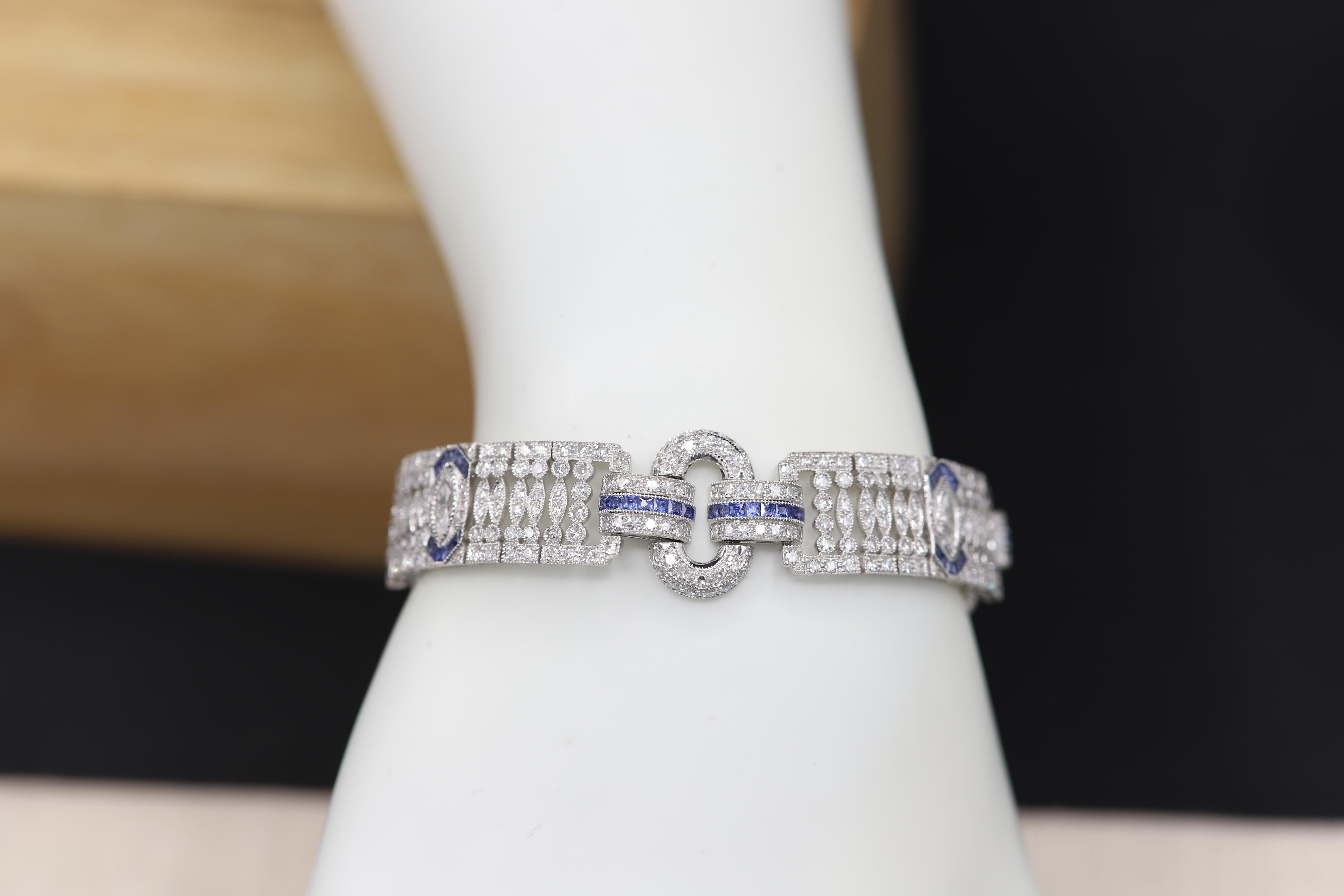 Round Cut Art Deco Style Diamond Buckle Link Bracelet 18 Karat White Gold For Sale