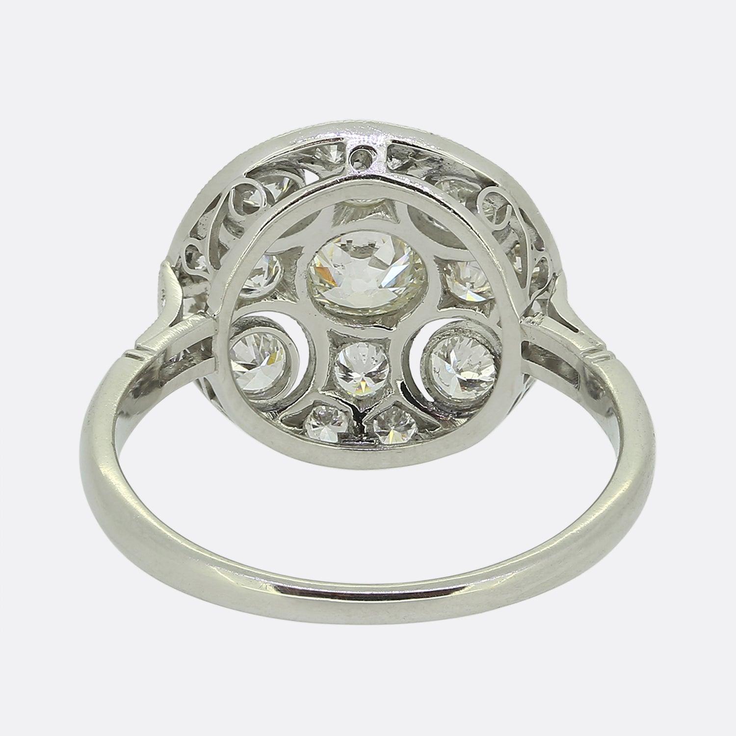 Anello a grappolo di diamanti in stile Art Déco In condizioni buone in vendita a London, GB