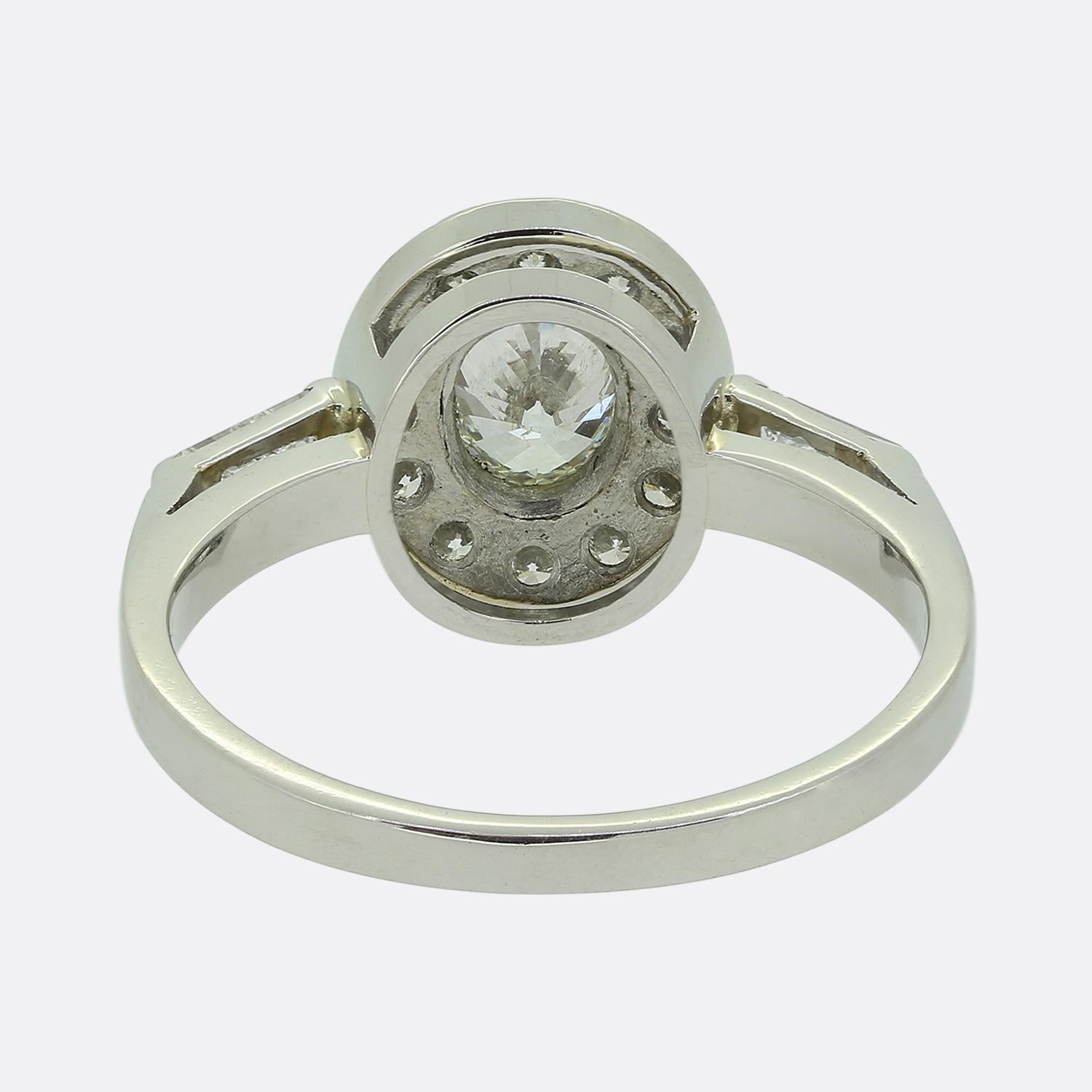 Anello a grappolo di diamanti in stile Art Déco In condizioni buone in vendita a London, GB