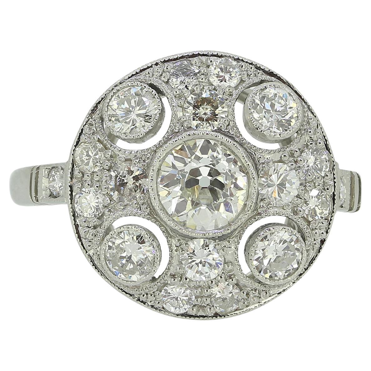 Anello a grappolo di diamanti in stile Art Déco