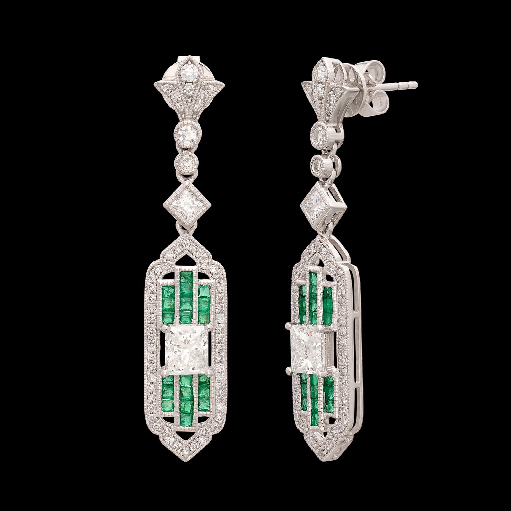 Art Deco Style Diamond & Emerald Dangle Earrings In New Condition For Sale In San Francisco, CA