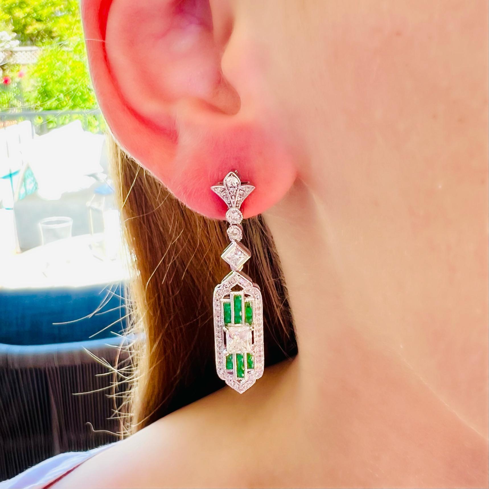 Women's Art Deco Style Diamond & Emerald Dangle Earrings For Sale