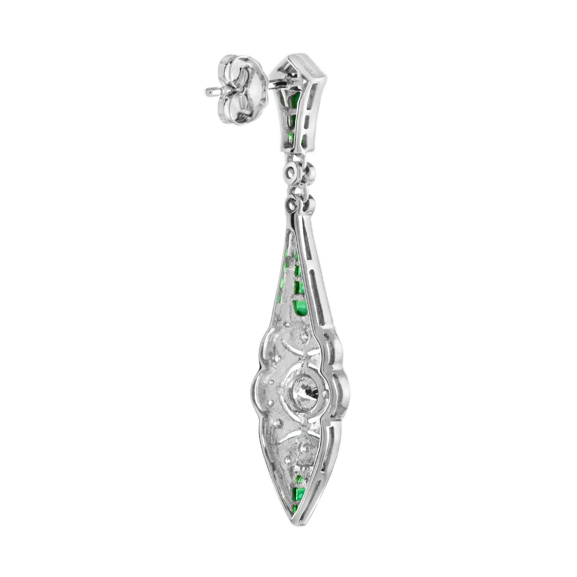 Art Deco Style Diamond & Emerald Drop 14K White Gold Dangle Earrings (Rundschliff) im Angebot