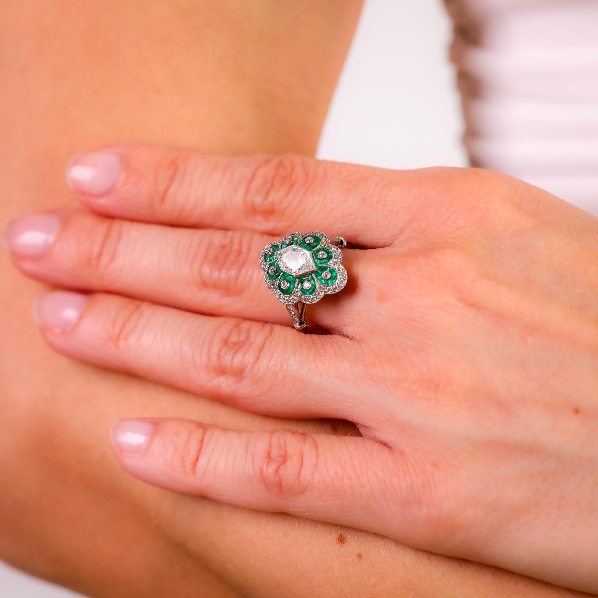 Art Deco style diamond emerald platinum Navette ring In Excellent Condition For Sale In Beverly Hills, CA