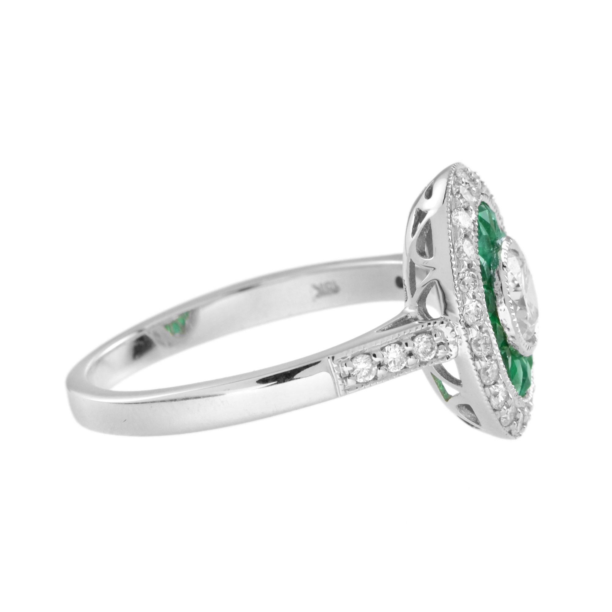 Art déco Art Deco Style Diamond French Cut Halo Set Green Emerald Shield White Gold Ring (bague en or blanc sertie d'émeraudes vertes) en vente