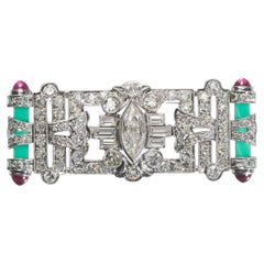 Broche de style Art déco en diamants, agate verte, rubis et platine, 1,95 carat