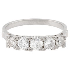 Anneau d'éternité de style Art déco en platine et diamants