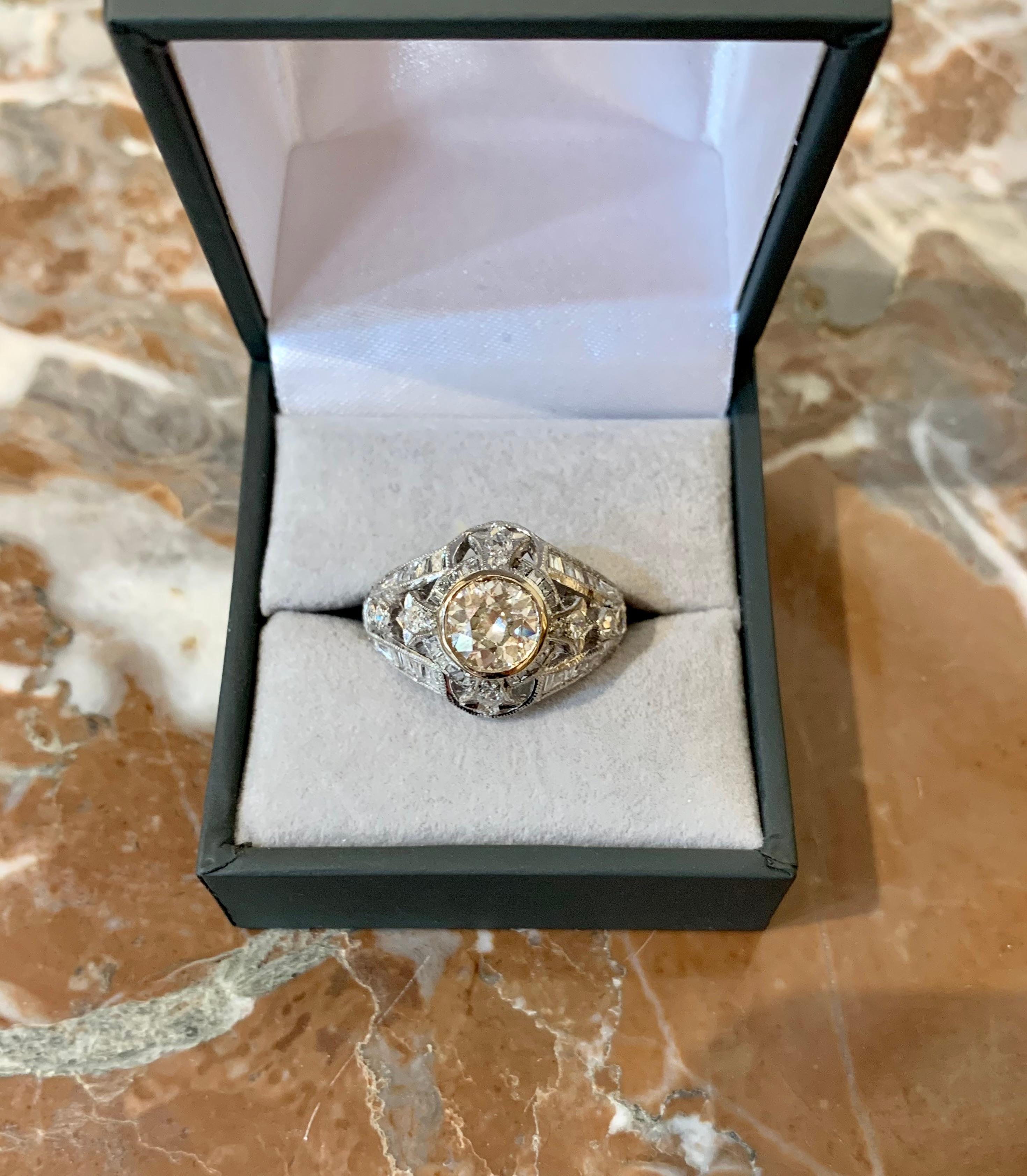 Art-Deco-Ring aus 18 Karat Weißgold mit 1,19 Karat Diamanten (Art déco) im Angebot