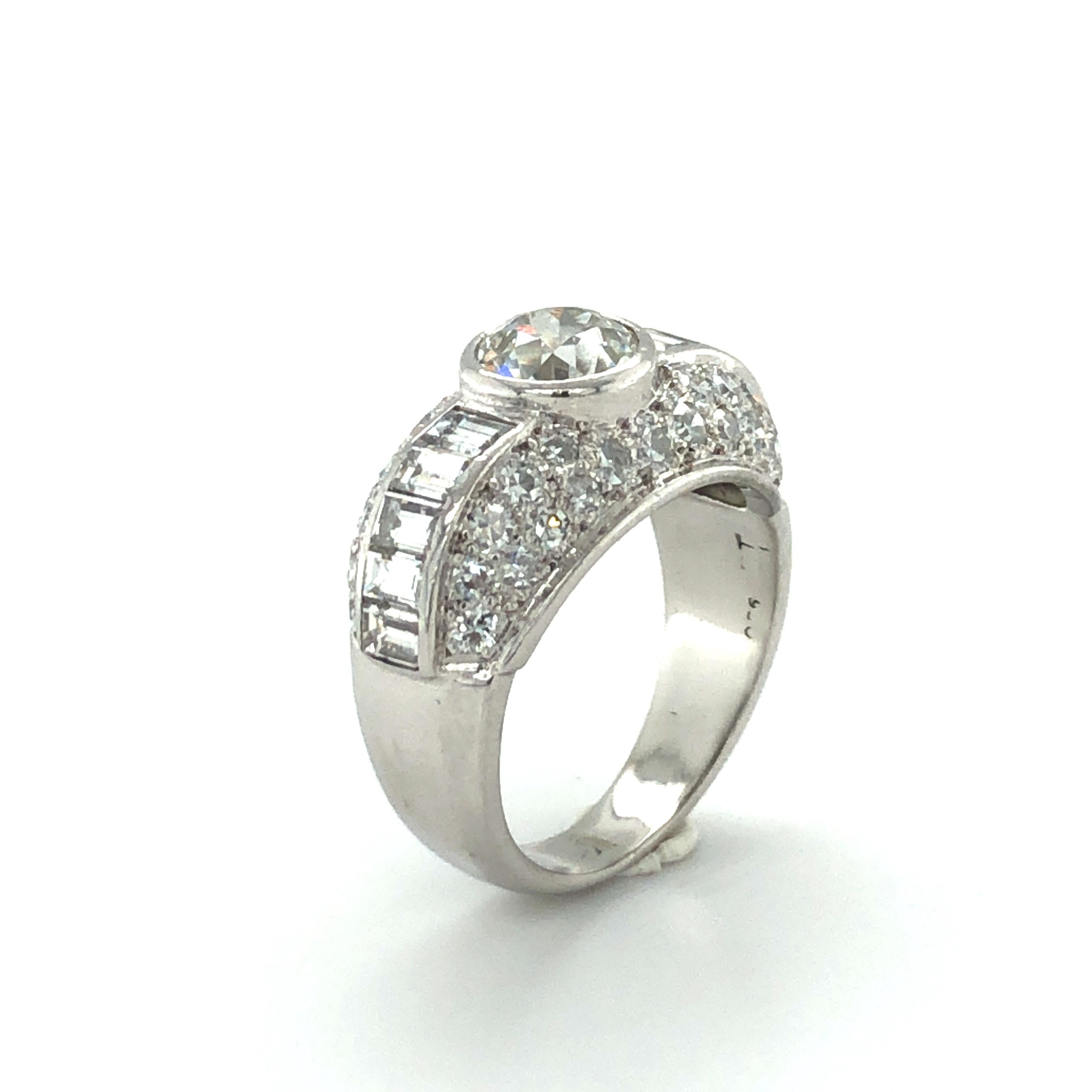 Art Deco Style Diamond Ring in Platinum 950 1