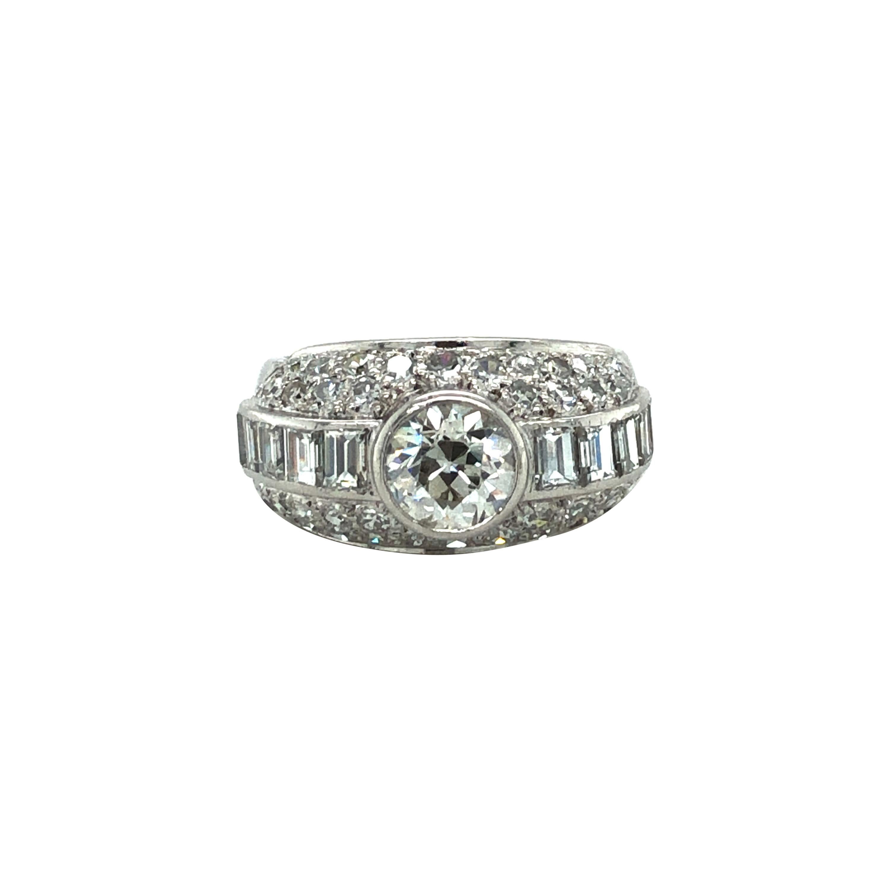 Art Deco Style Diamond Ring in Platinum 950